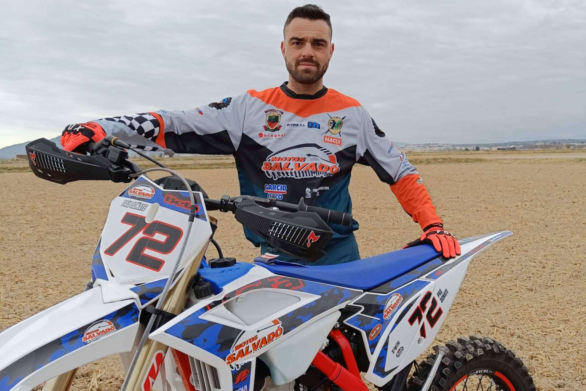 Acerca de la equipación off road personalizada de calidad de ADHESIVOSEMBARRADOS