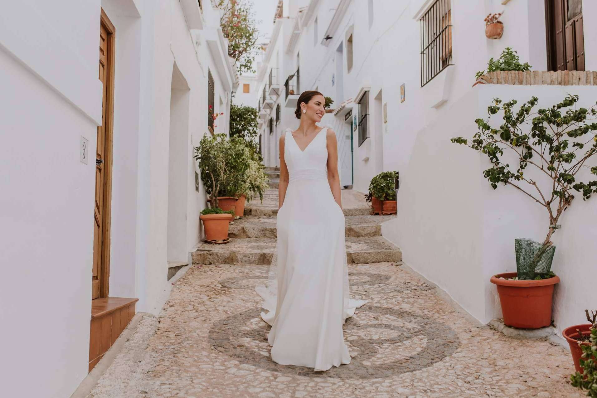 La diseñadora Silvia Fernández presenta un adelanto de la Colección Brava de vestidos de novia 2023