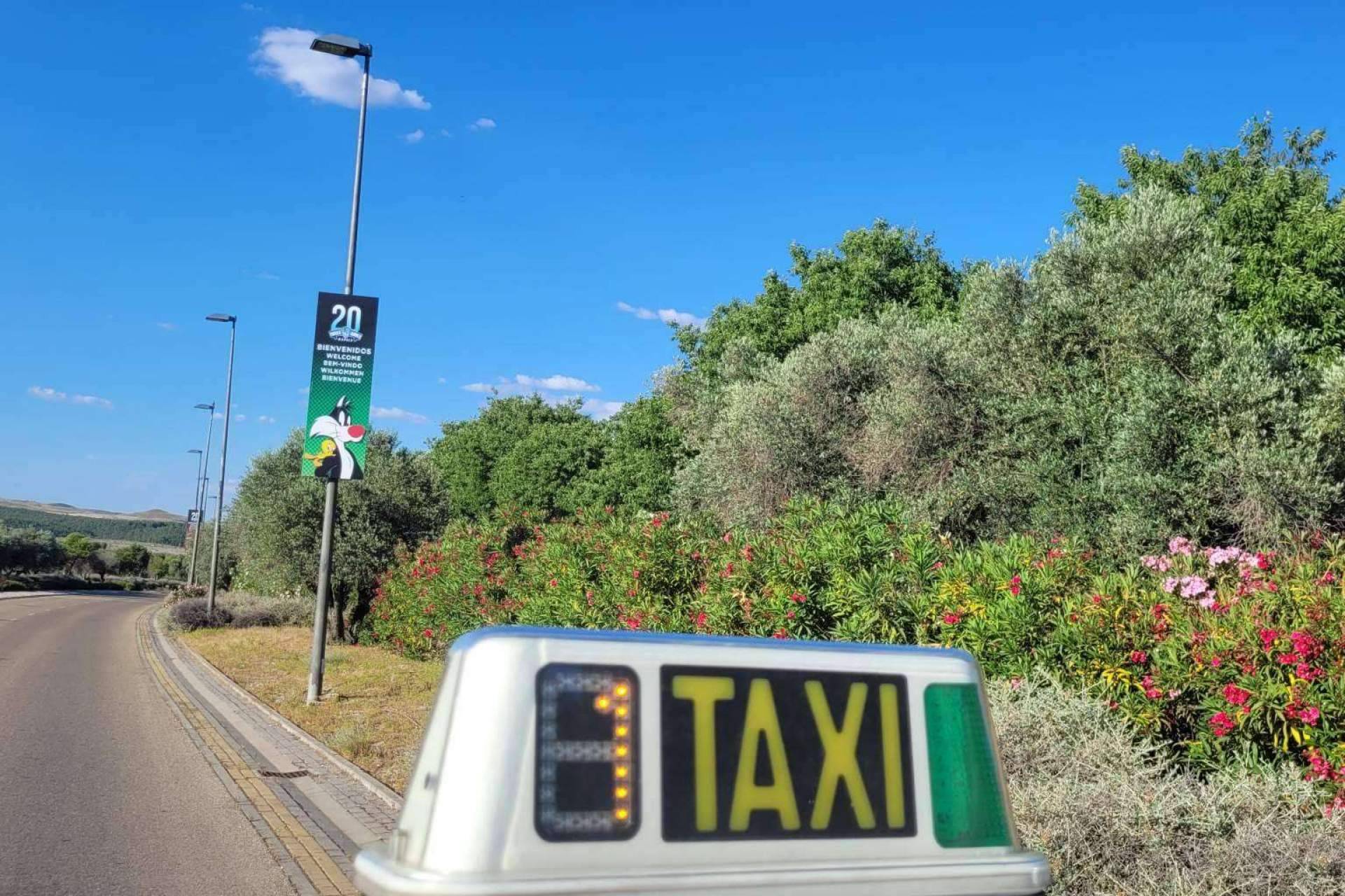 Con Taxis Madrid Sur es posible llegar al Parque Warner