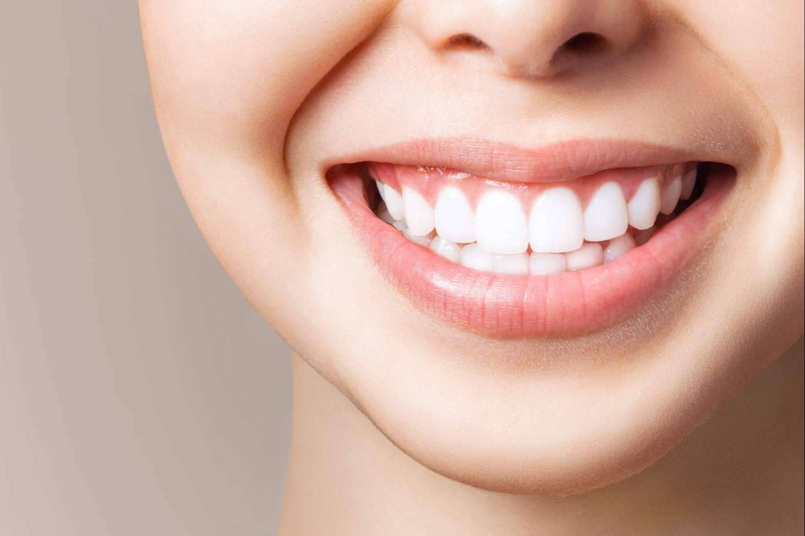 Las ventajas de mejorar el aspecto de una sonrisa con un blanqueamiento dental en las Clínicas Dental Bell