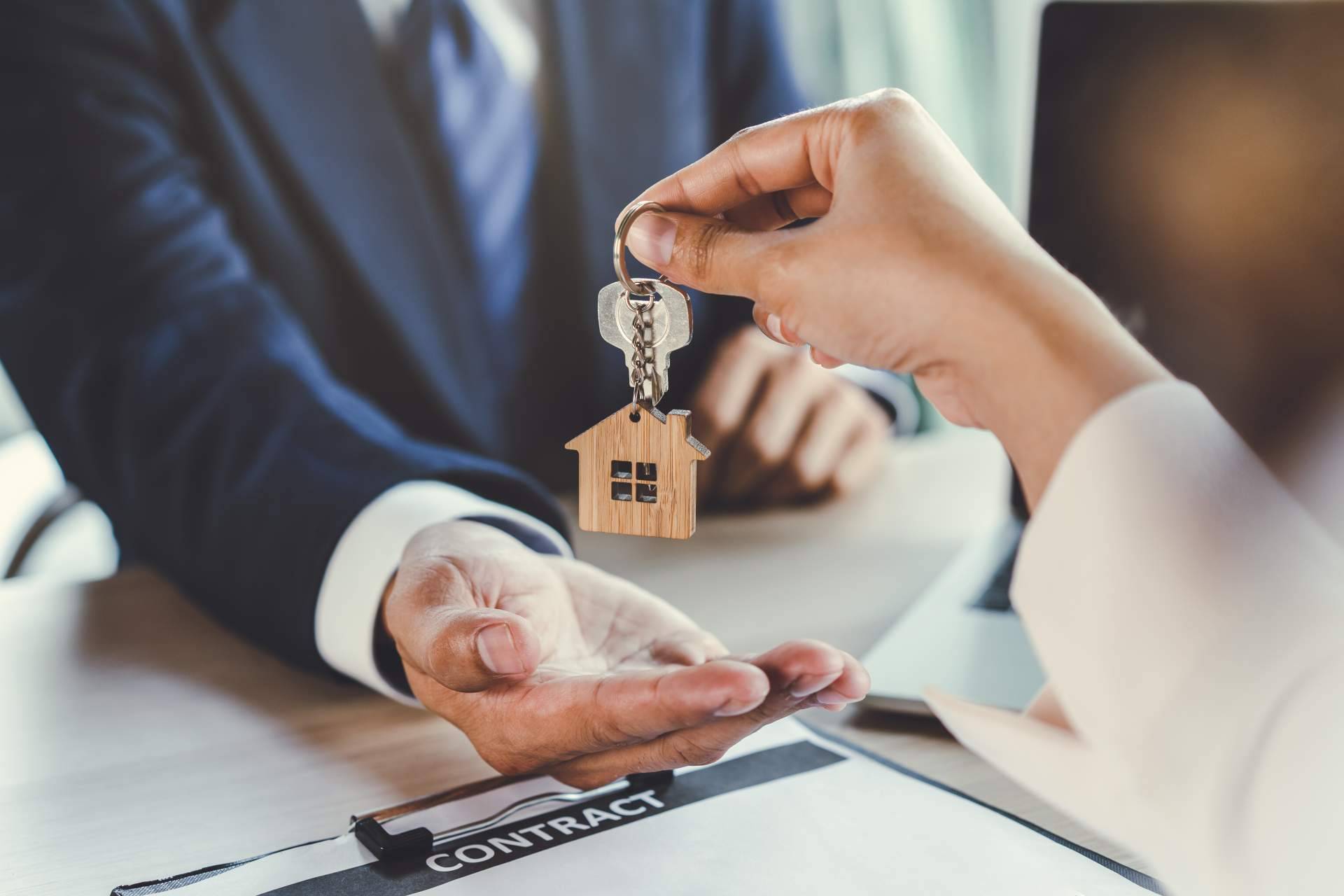 ¿Cómo ayuda Te Compro La Casa a empresas que tienen activos y que quieren deshacerse de ellos a vender una vivienda?