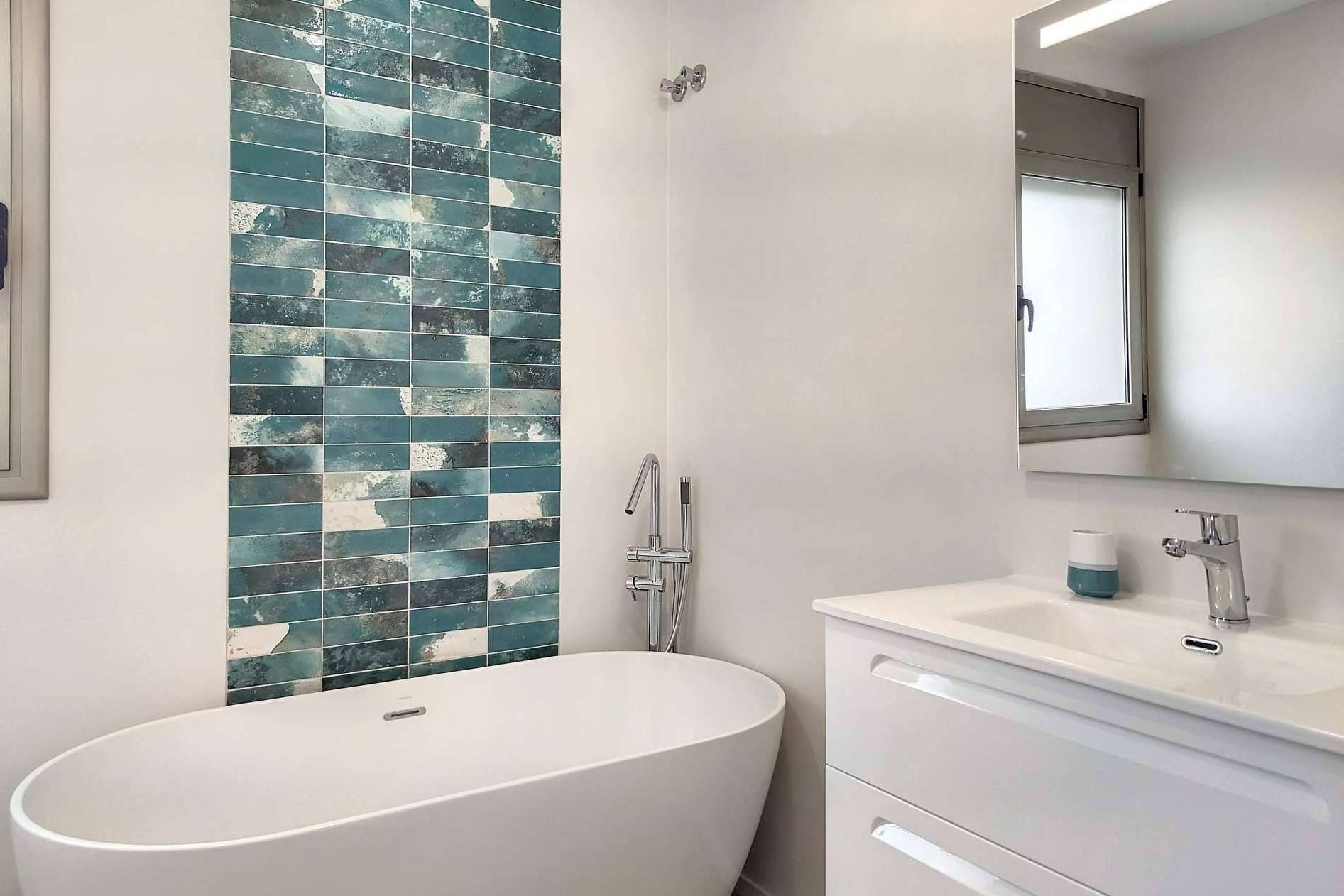 Aquí tu Reforma se encarga de renovar el baño para conseguir un espacio cómodo