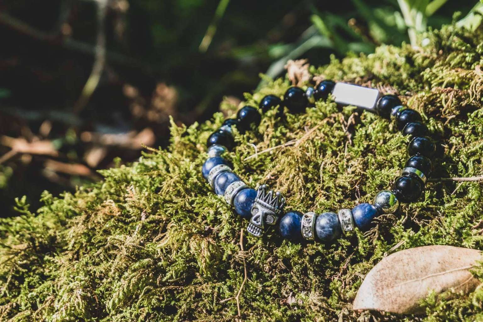 Las pulseras para hombre de MALOMALOTE perfectas para lucir outfits con mucho estilo