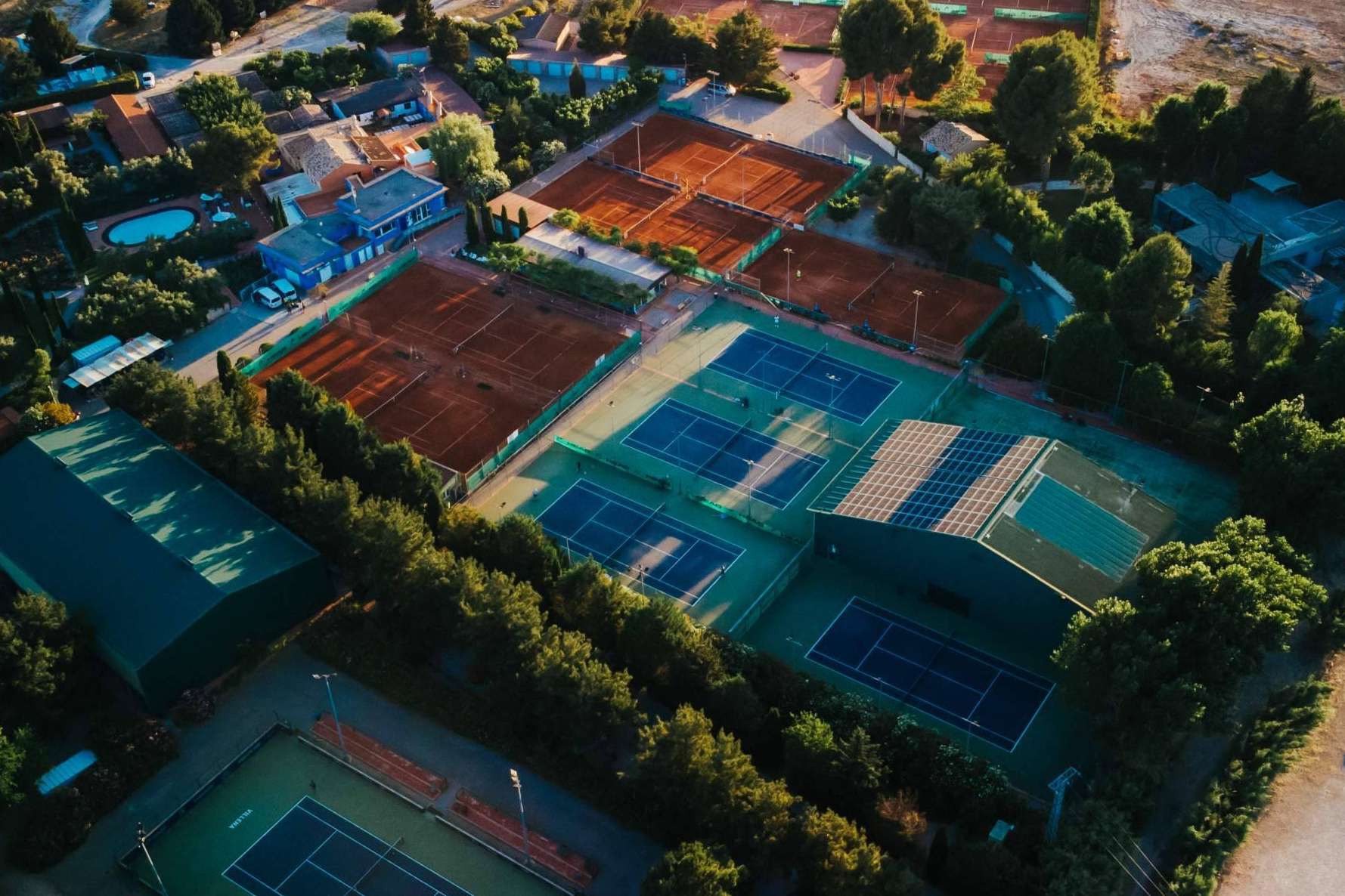 Una de las mejores academias para entrenar a nivel profesional es JC Ferrero Equelite Sport Academy