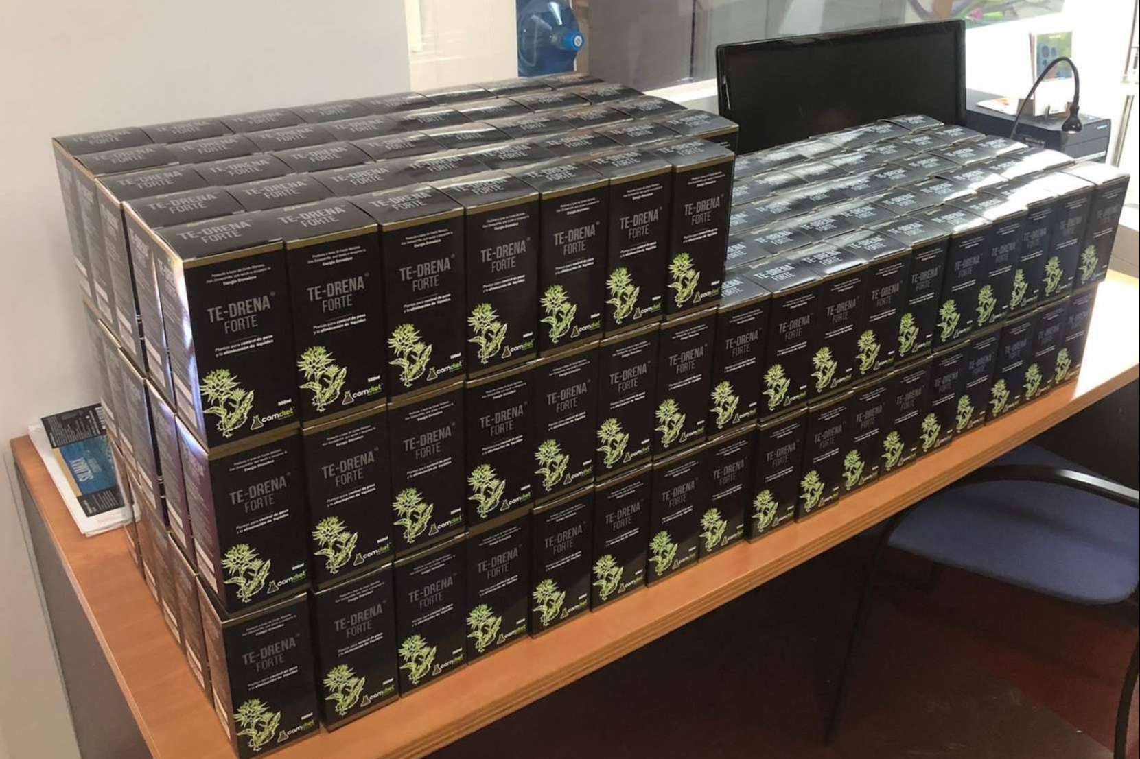 Productos naturales para bajar de peso, las cápsulas SlimSalu y el detox Te-Drena Forte de Comdiet Roig Laboratorios