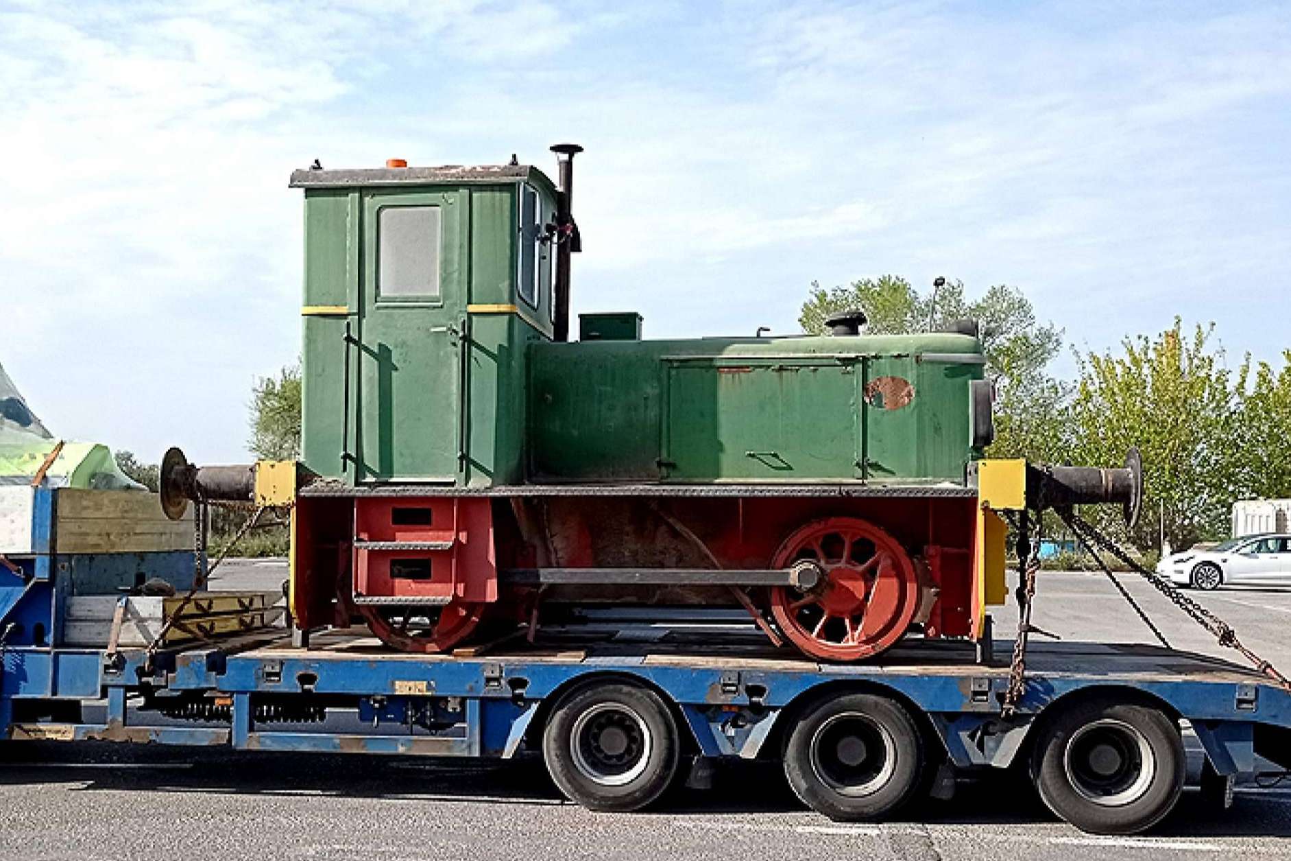 La Fundación del Patrimonio Ferroviario rescata una locomotora histórica de Saint Gobain
