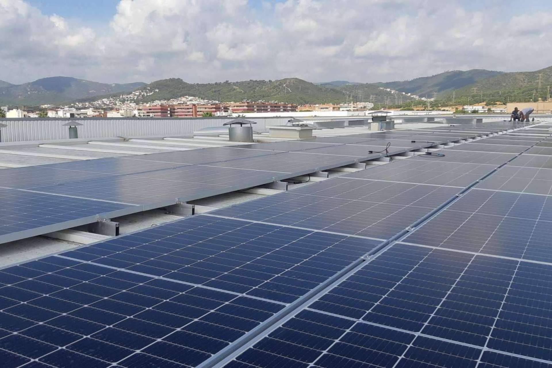 Scent Emotions culmina la primera fase de instalación de sus placas fotovoltaicas