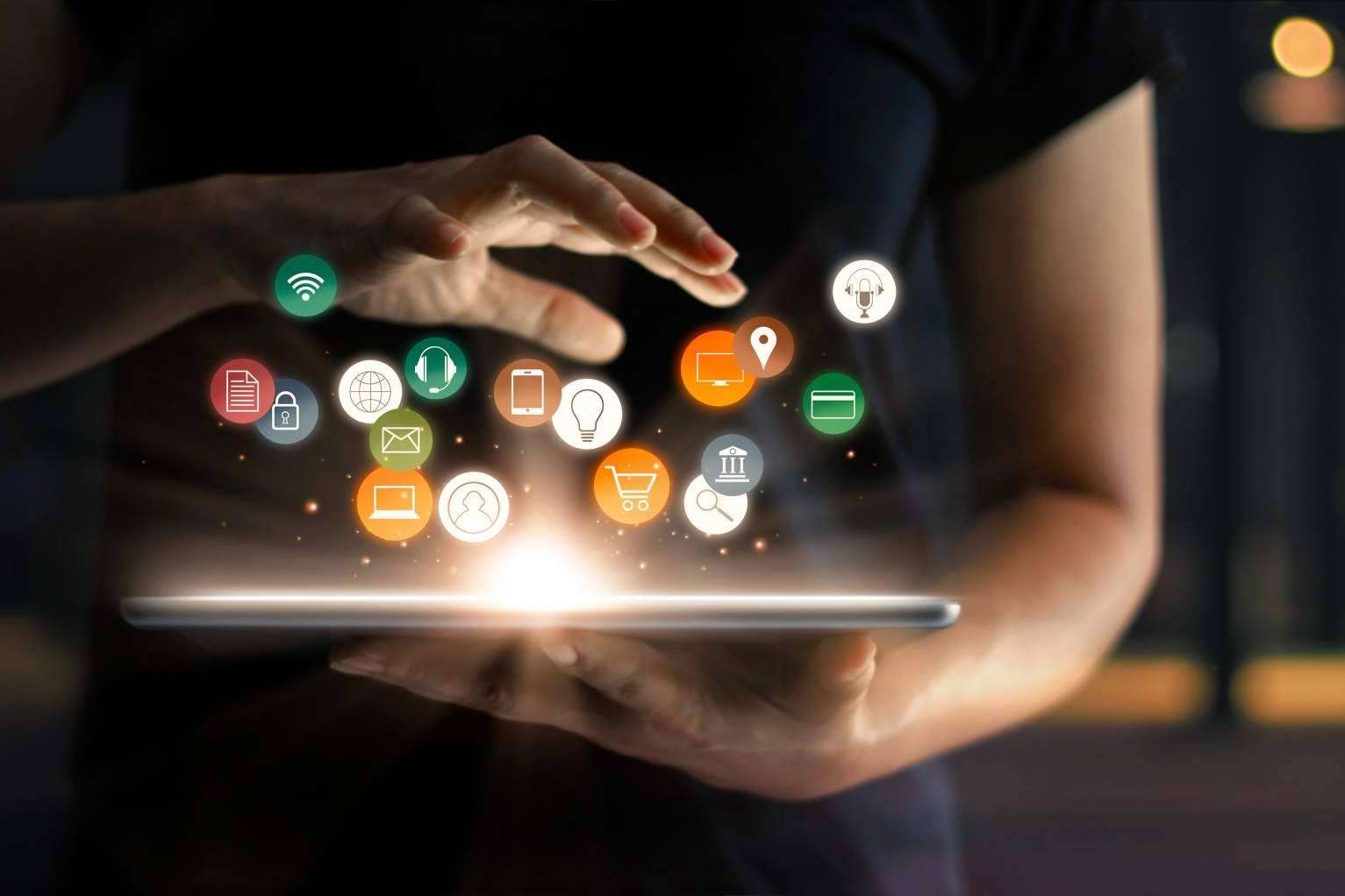 Conectar servicios de reconocimiento de caracteres por Inteligencia Artificial con la cámara del móvil a través de un SMS o un código QR con AVIVA VOICE