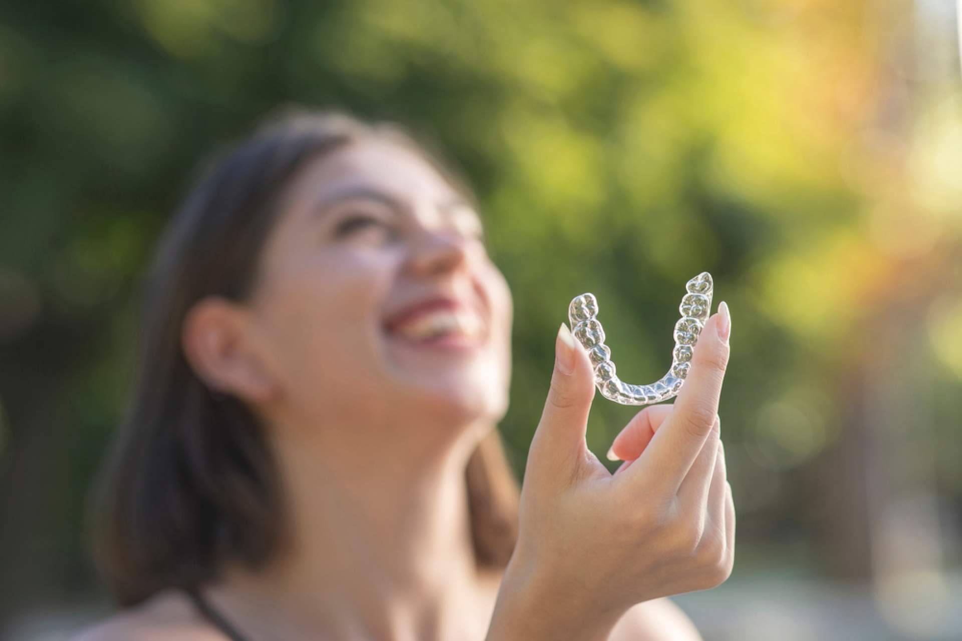 Los beneficios de la ortodoncia invisible Invisalign, con InterORALIA
