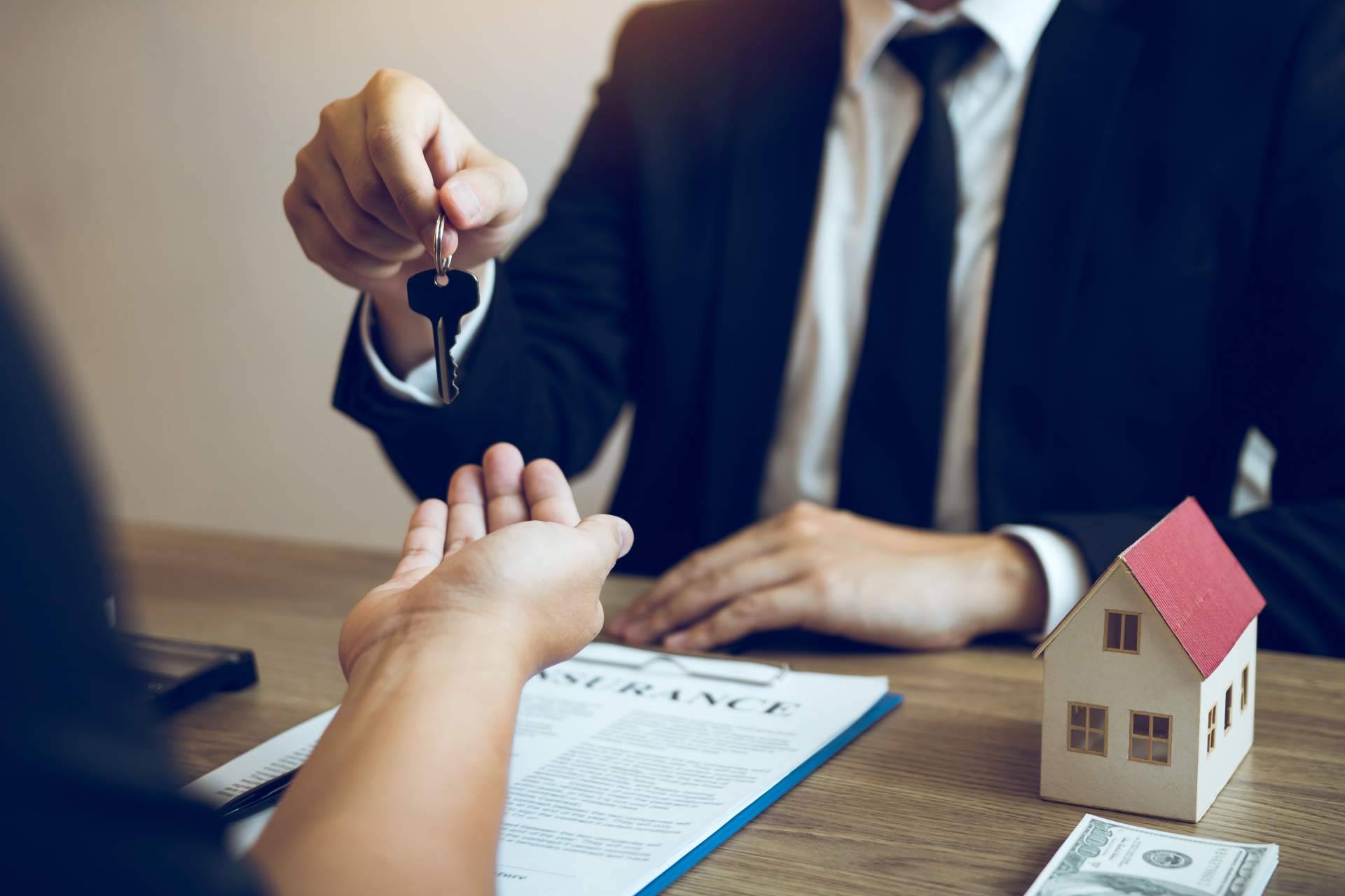 ¿Cuáles son los beneficios de contar con un asesor inmobiliario?, con Piso On