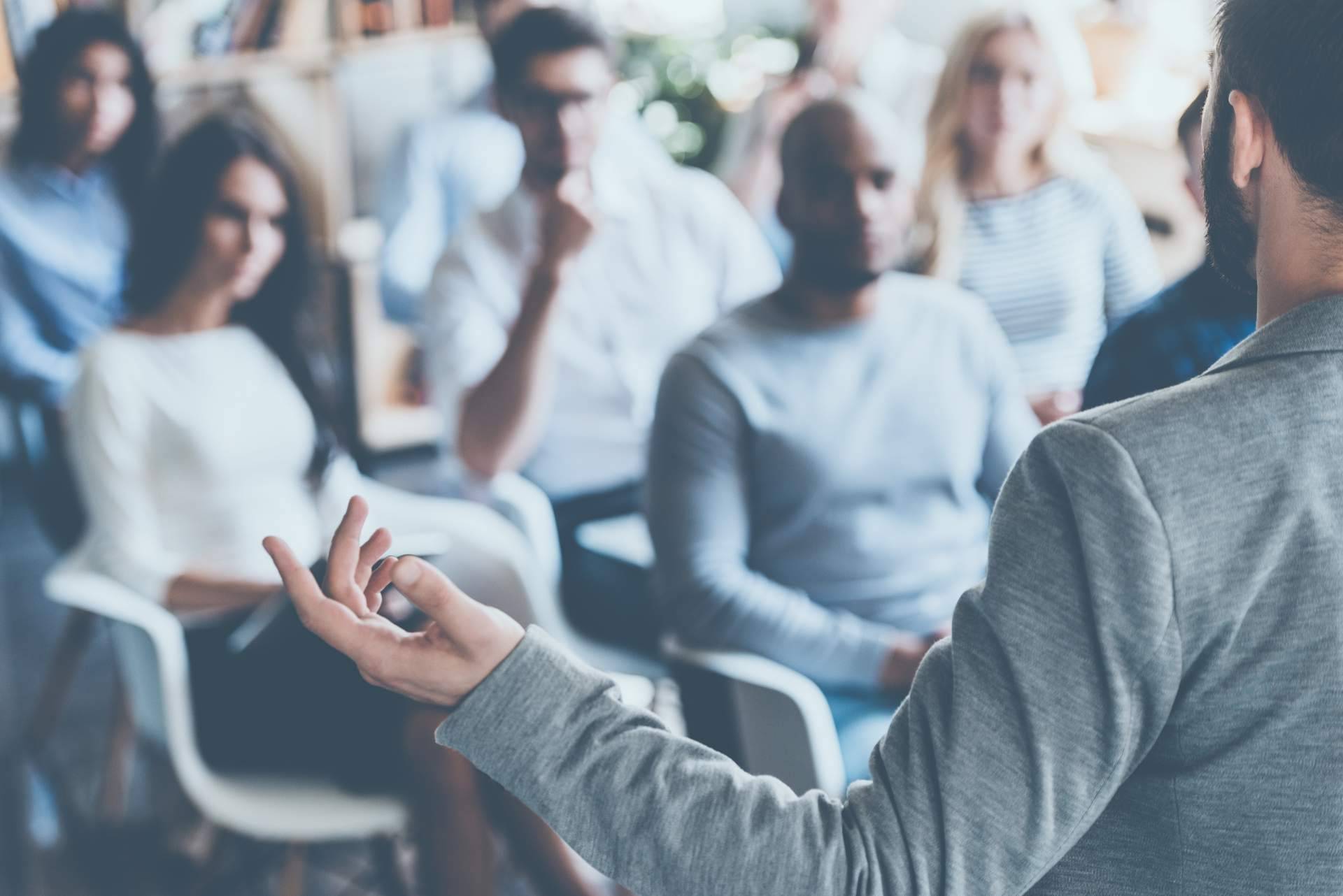 Obtener el arraigo por formación, con los cursos de Link Formación