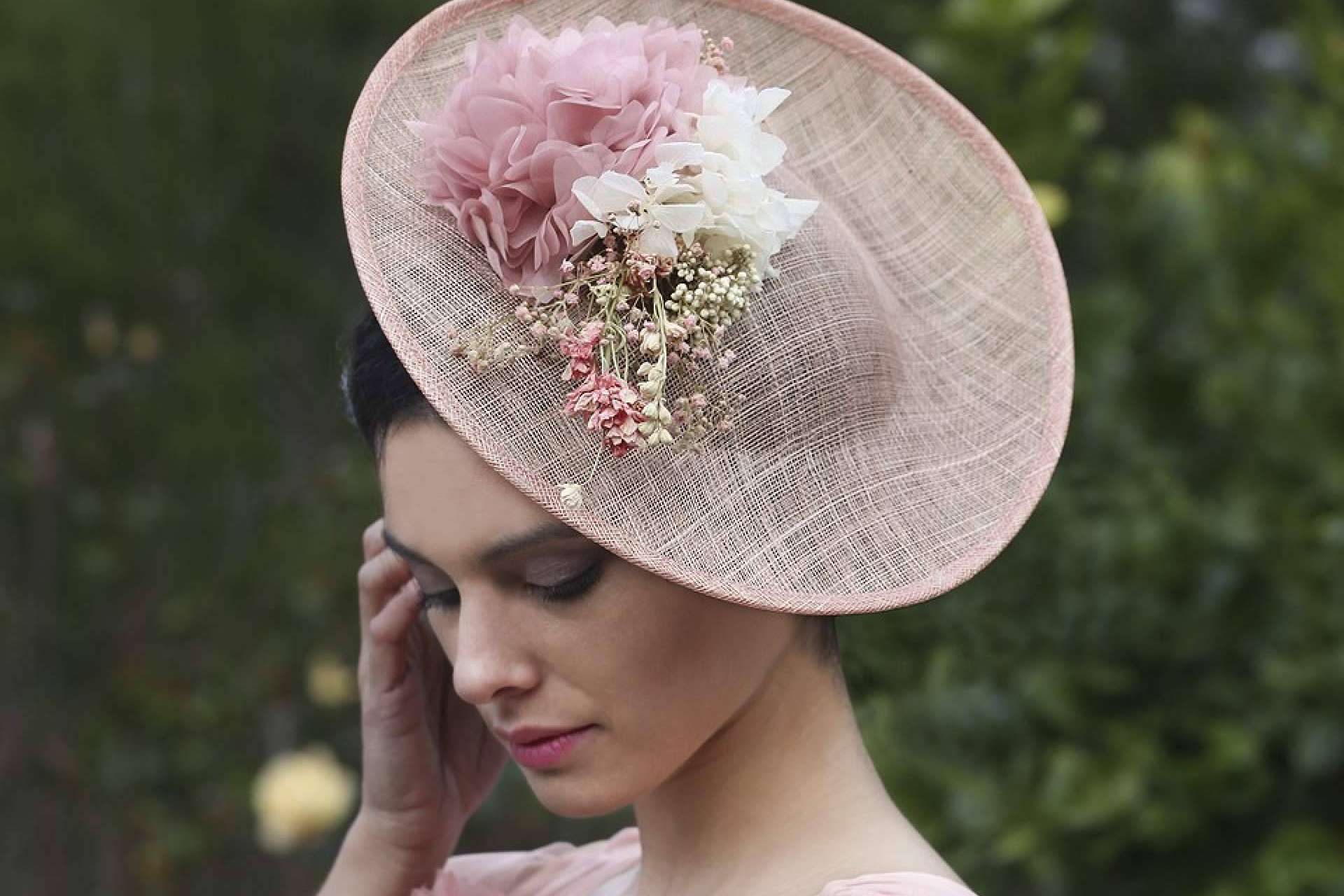 Flormoda presenta sus accesorios y complementos para eventos, bodas, bautizos y comuniones