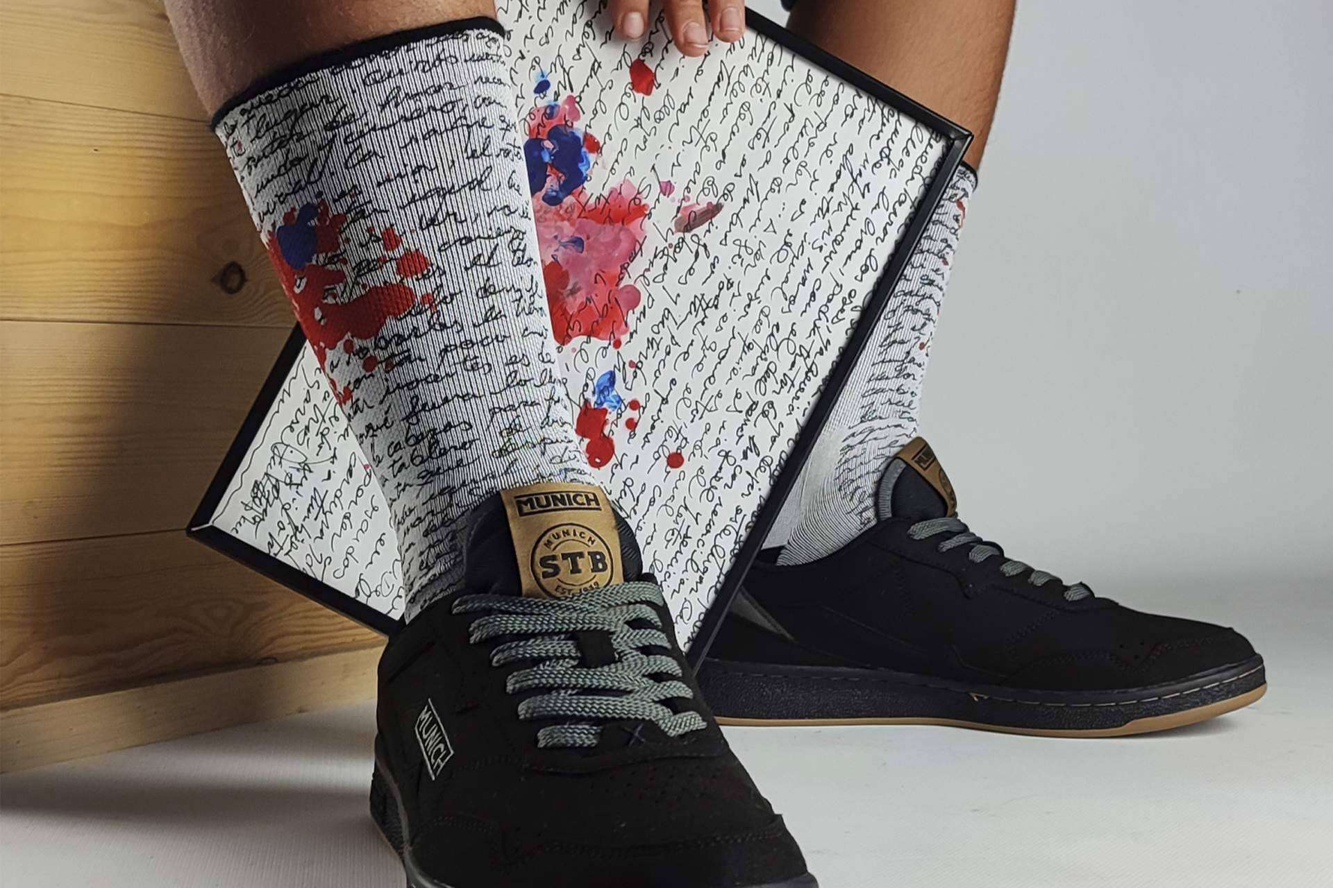 Vestir arte urbano con los calcetines divertidos de la marca ISOKISI