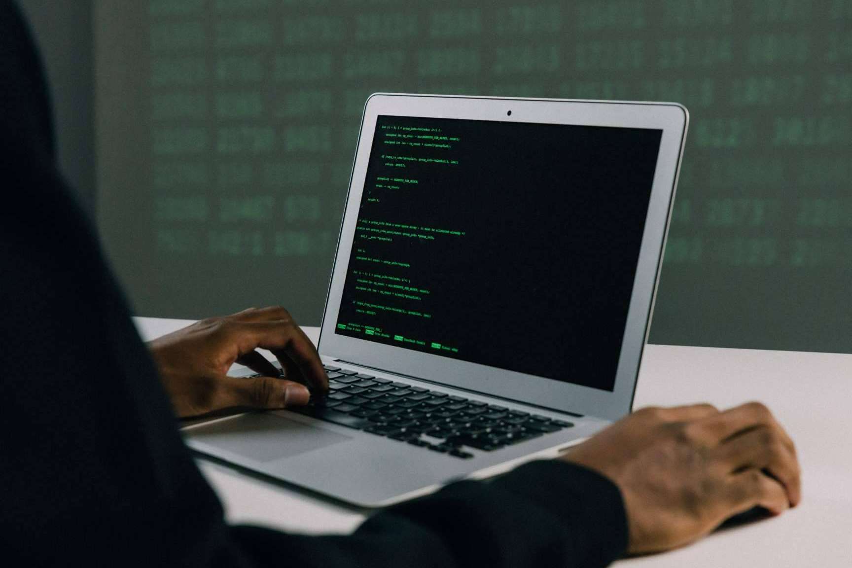 Según el CEO de GlobátiKa Peritos Informáticos, Ángel González, la ciberseguridad es un elemento fundamental en las empresas