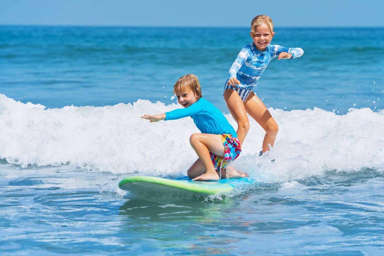 Beneficios del surf para niños, por Watsay Surf School