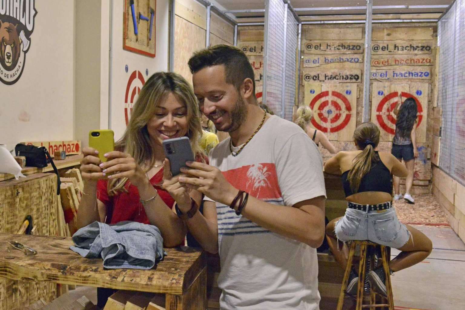 El Hachazo permite celebrar planes con amigos de forma distinta