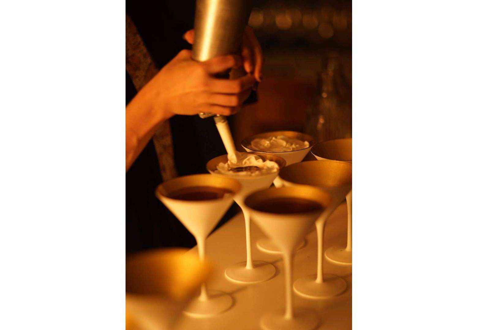 Regalar experiencias gastronómicas, la cena clandestina