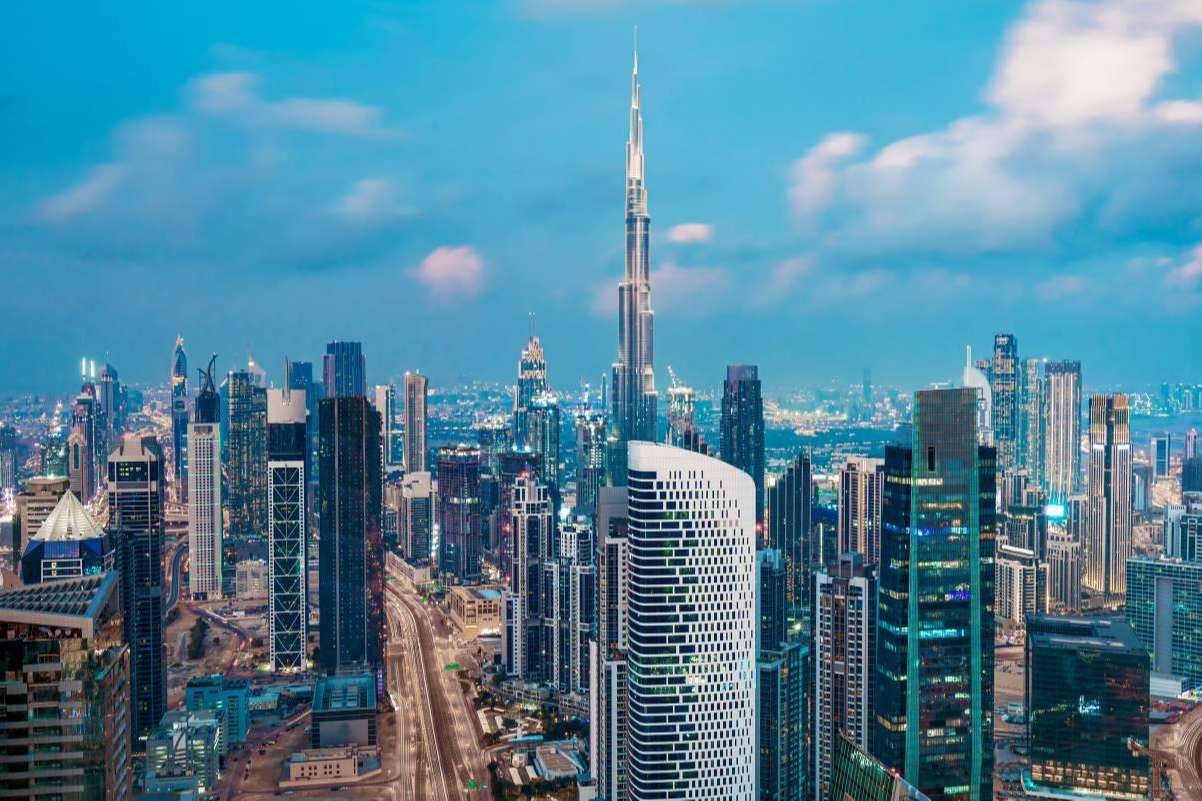 Algunos de los proyectos inmobiliarios más espectaculares del mundo están en Dubai, ¿por qué no invertir en uno de ellos?