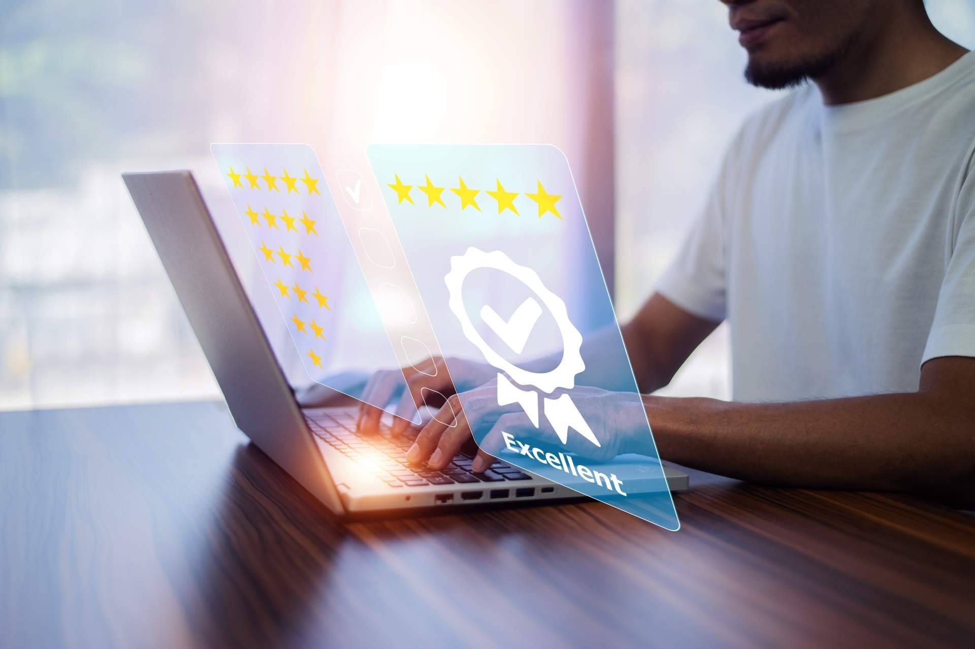 ¿En qué sitios verifican los clientes si una empresa es fiable antes de comprar?