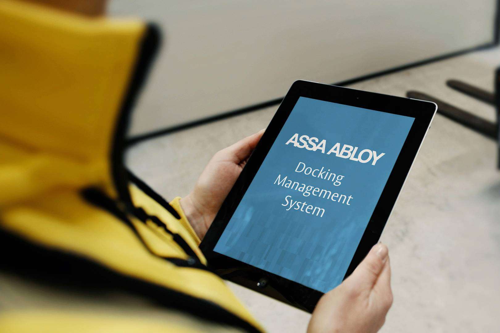 Una nueva solución digital convierte los datos de las puertas industriales ASSA ABLOY en eficiencia y grandes ahorros de energía