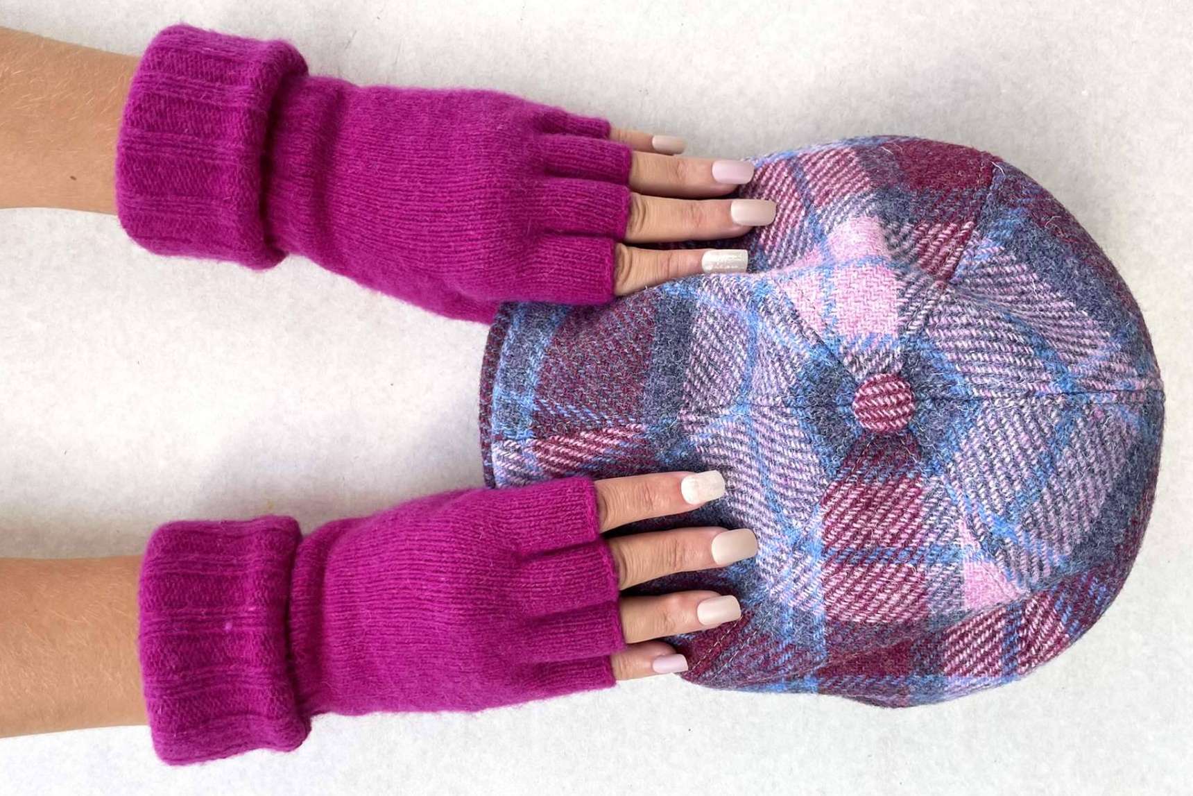 Los guantes y complementos de Santacana son regalos con los que es posible acertar esta navidad