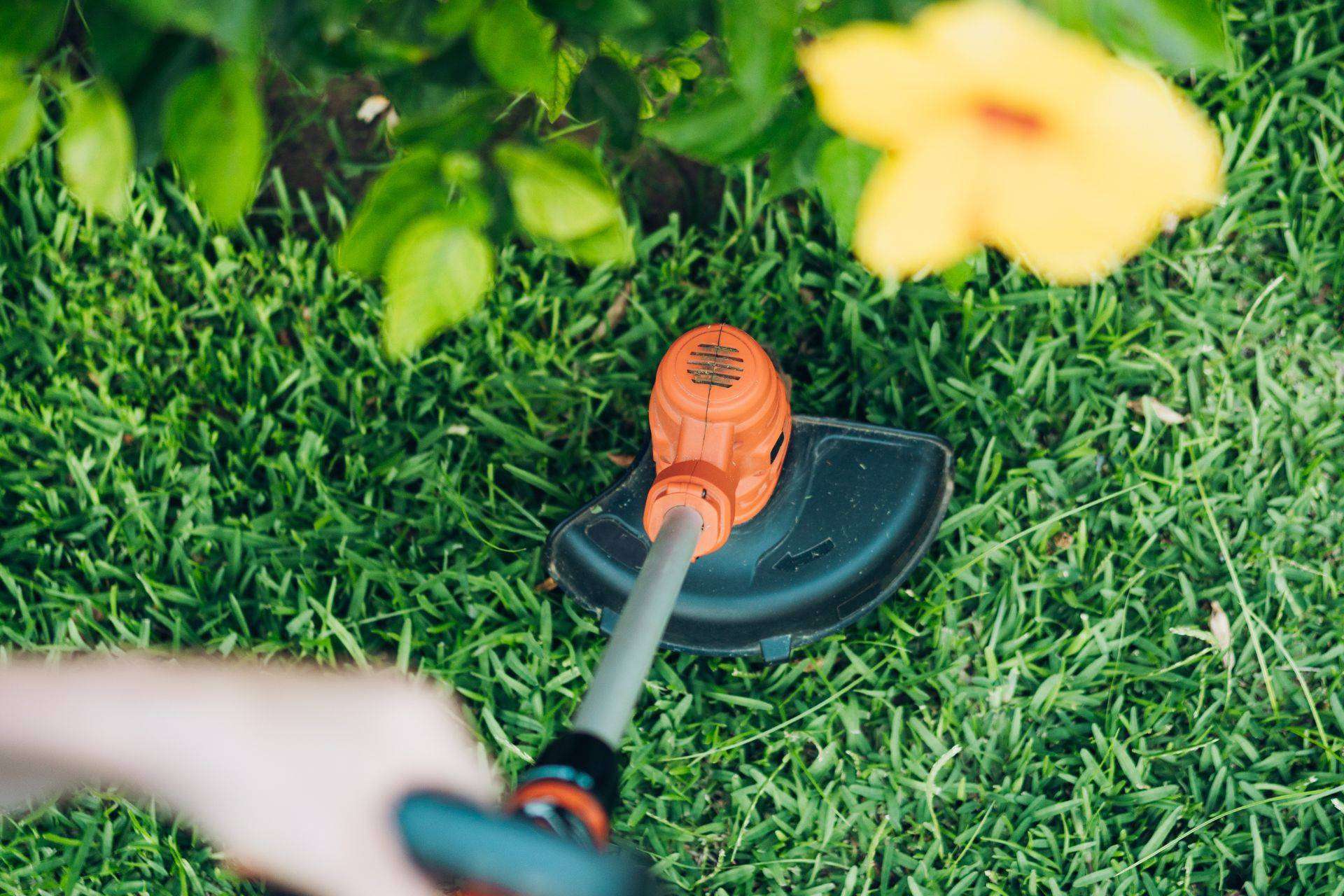 Alquiler de maquinaria de jardinería en Madrid y Toledo, con MAJO