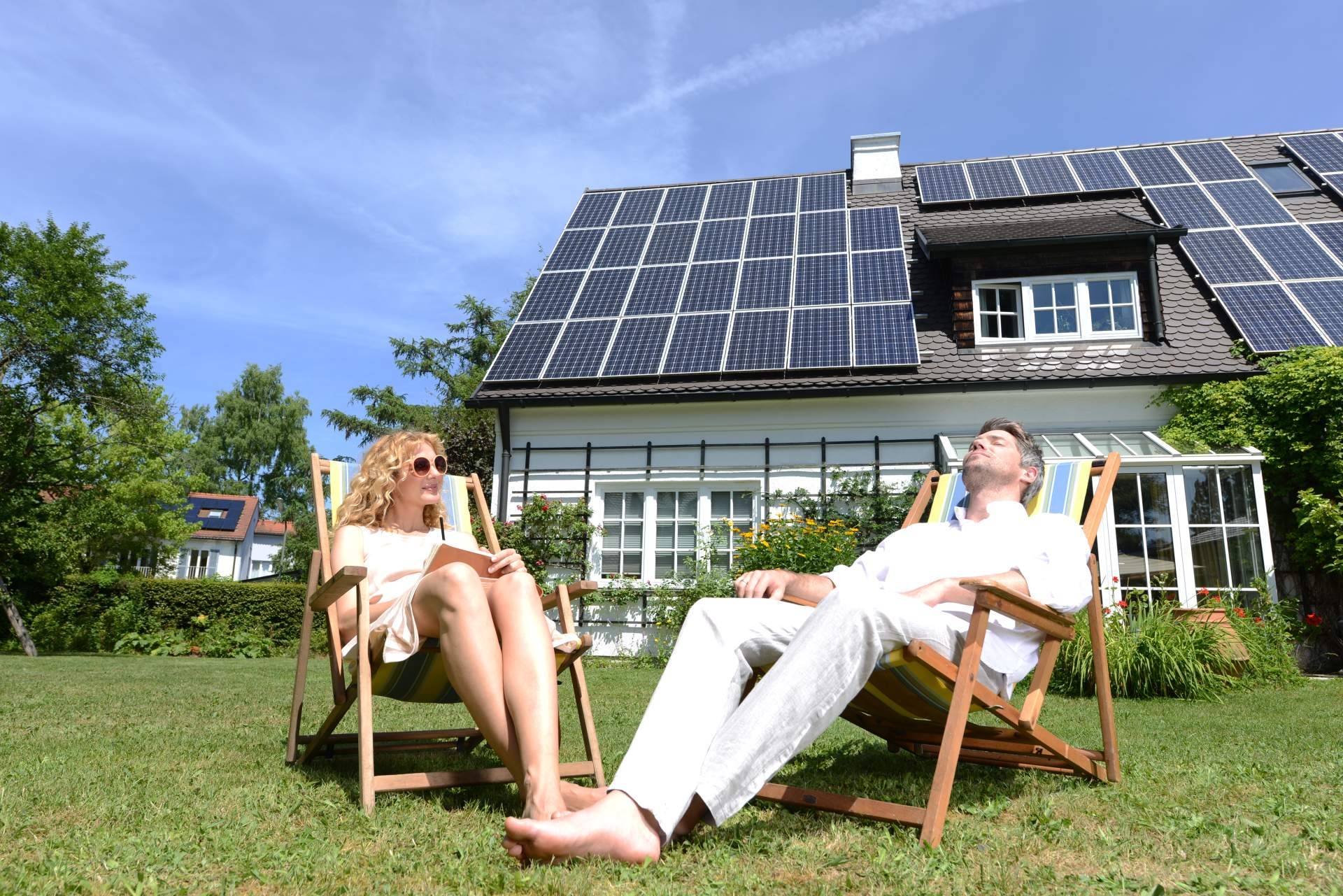 Los 10 beneficios de instalar placas solares en una vivienda en Sevilla