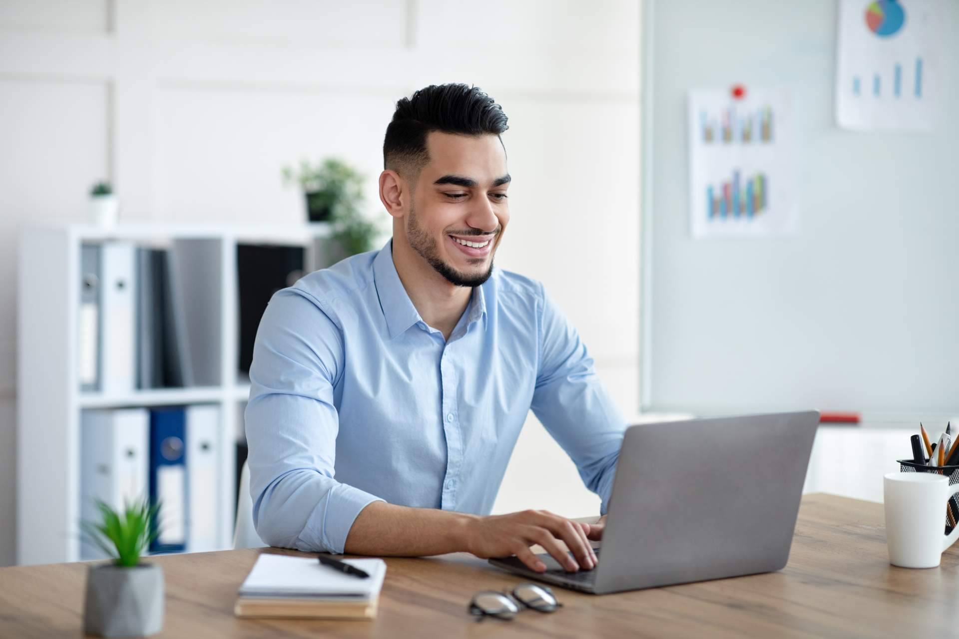 Portátiles y PCs para estudiantes, teletrabajo, empresas y oficinas de gama profesional