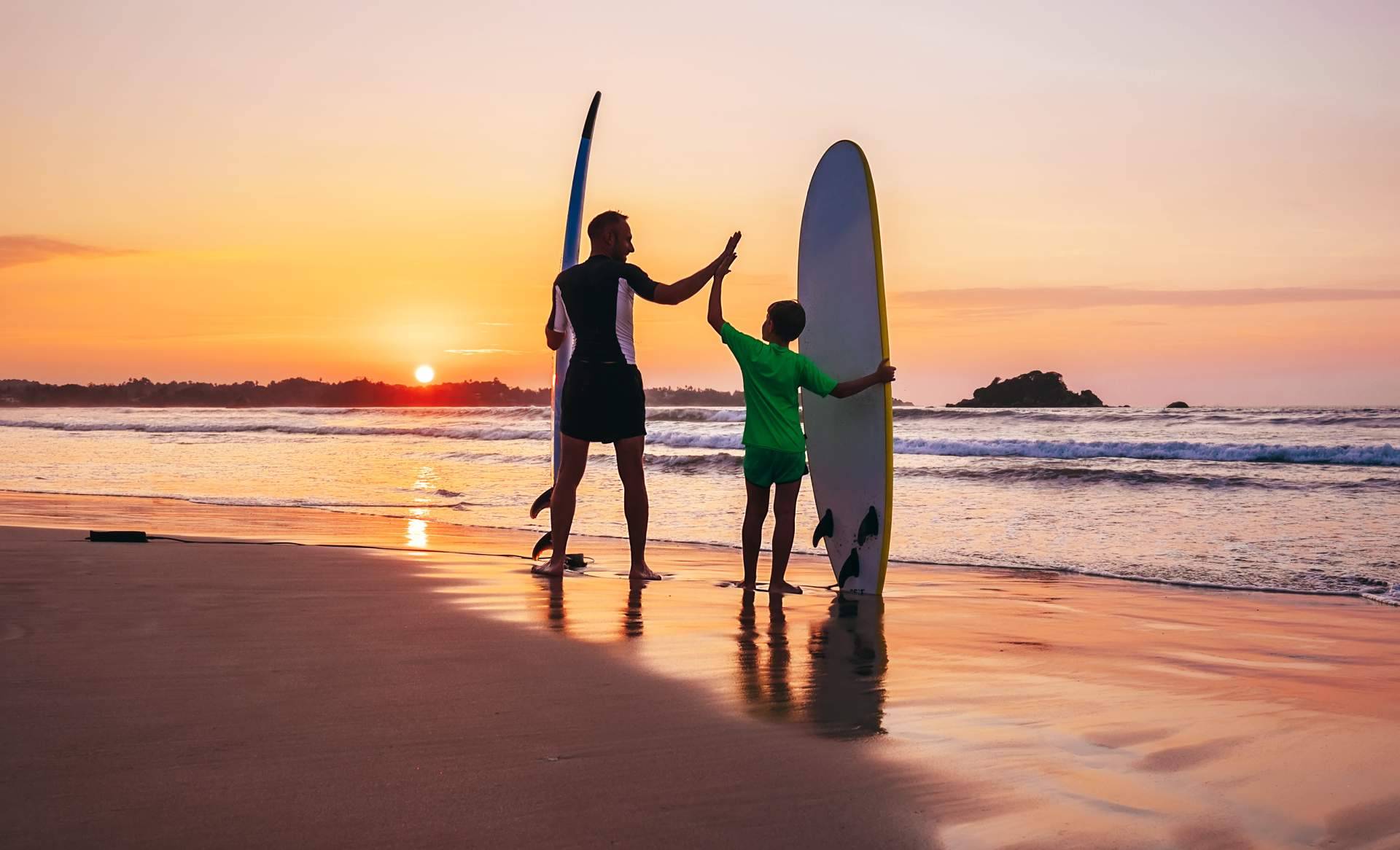 El surf house de Watsay Surf School & Camp, el modelo de alojamiento para los amantes del surf en Cantabria