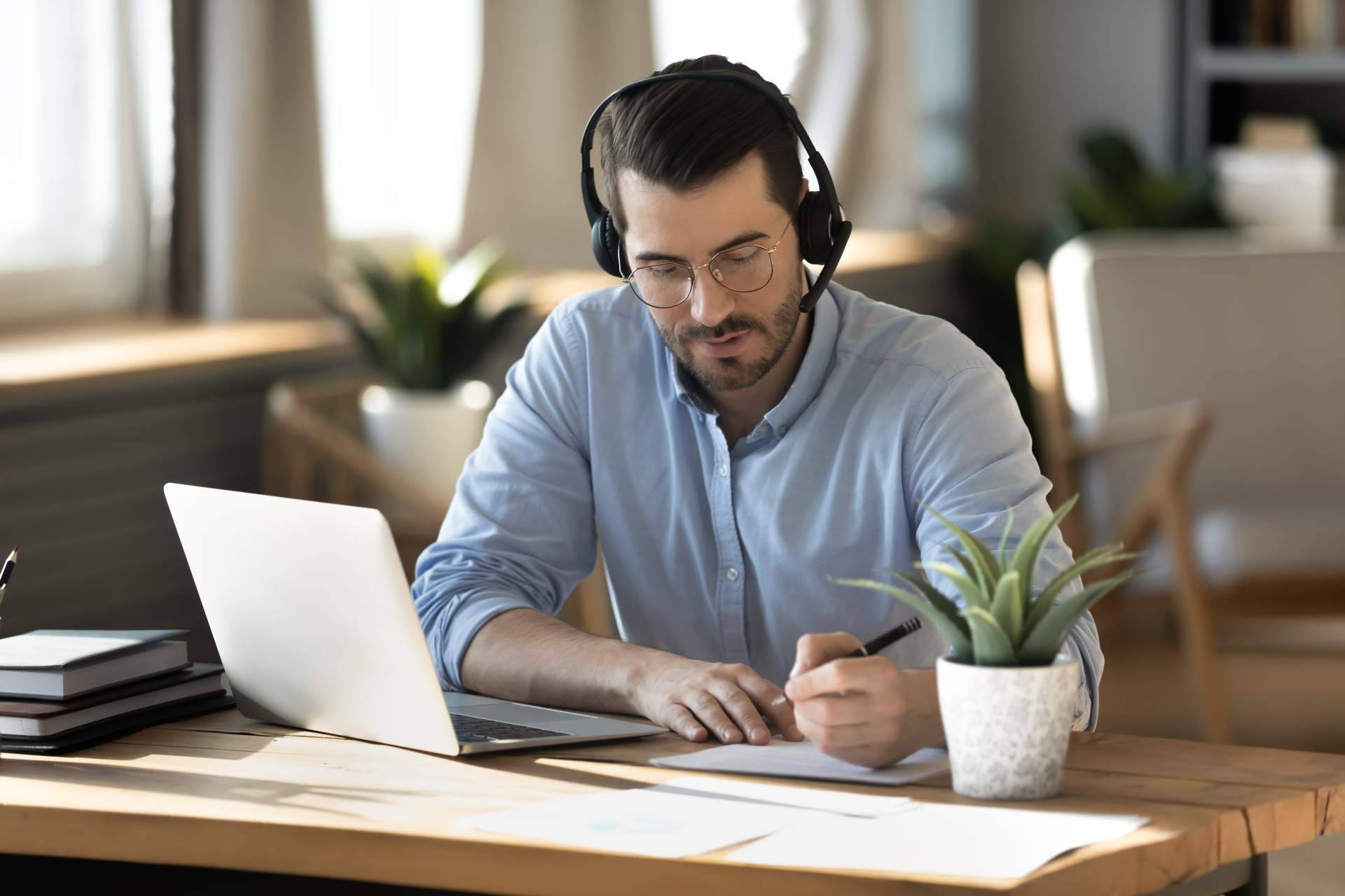 Actelser ayuda a conseguir internet rápido y fiable en toda la casa cuando no llega bien el wifi