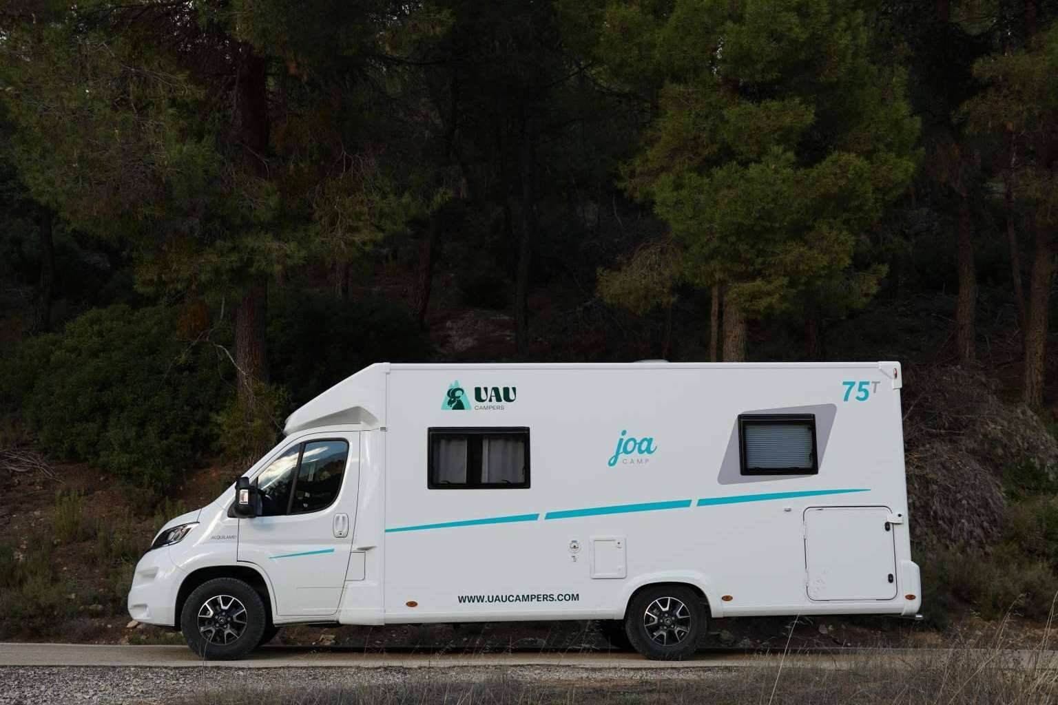 Alquilar autocaravanas prácticas, cómodas y completamente equipadas en Barcelona y Girona con UAU Campers