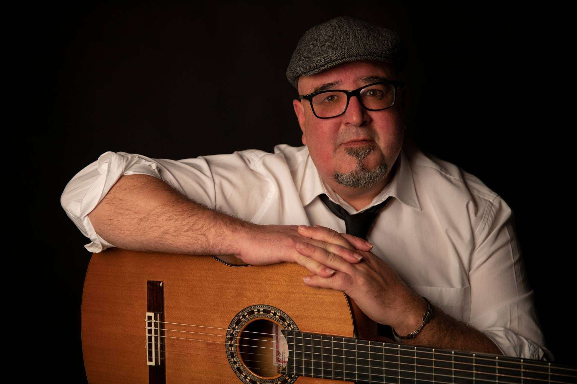 Clases individuales de guitarra flamenca online de la mano de Aprendeguitarra.es