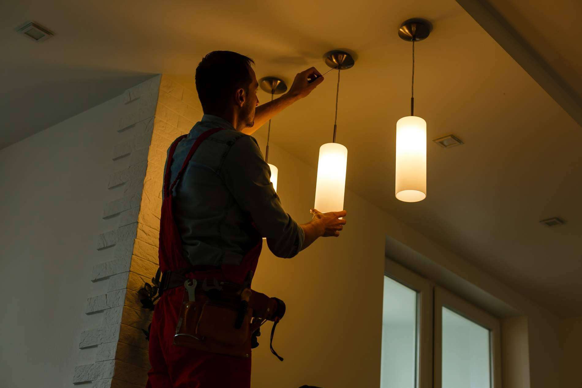 Ledeco Iluminación ofrece lámparas colgantes de diferentes estilos para decorar las estancias