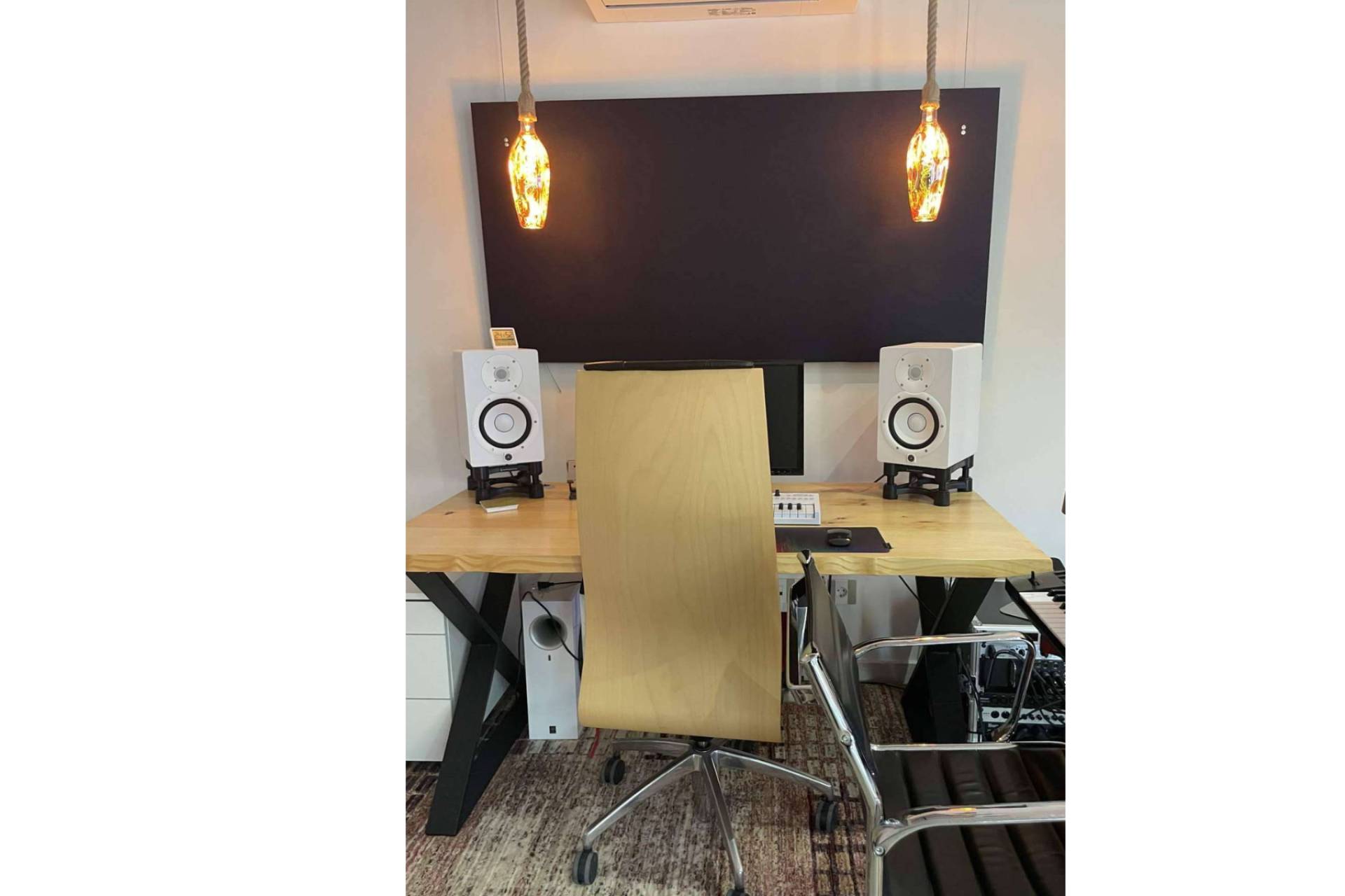 Experiencia de sonido tridimensional en el estudio de producción musical Dolby Atmos de Palmland Studio