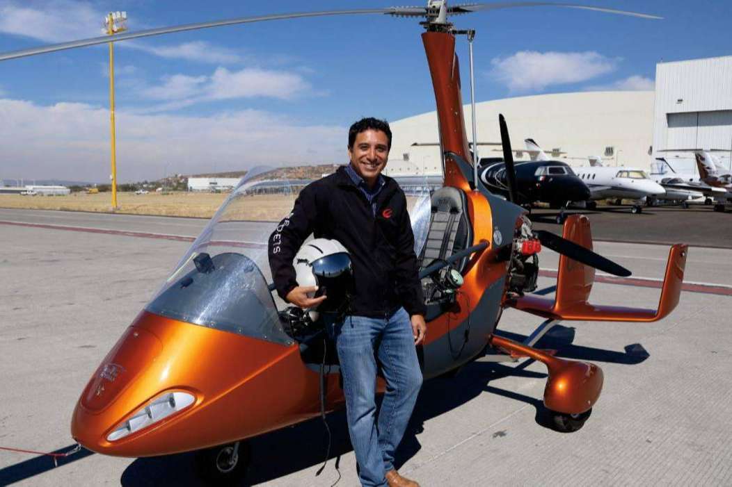 El Capitán Bernardo Moreno León explica la historia sobre la aviación civil en México