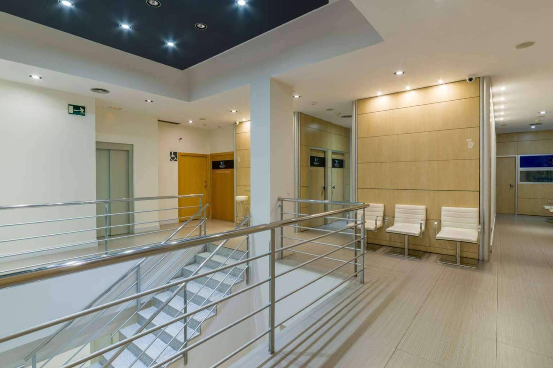 Un despacho médico espacioso, a buen precio y en Barcelona, con el servicio de alquiler de Bmedic