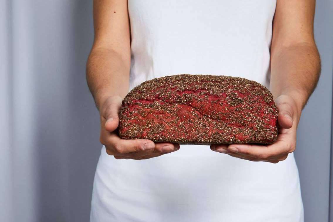 Un pan simbiótico desarrollado por científicos que ayuda a reducir la presión arterial de la marca de panes orgánicos que ha revolucionado el mercado de la alimentación funcional