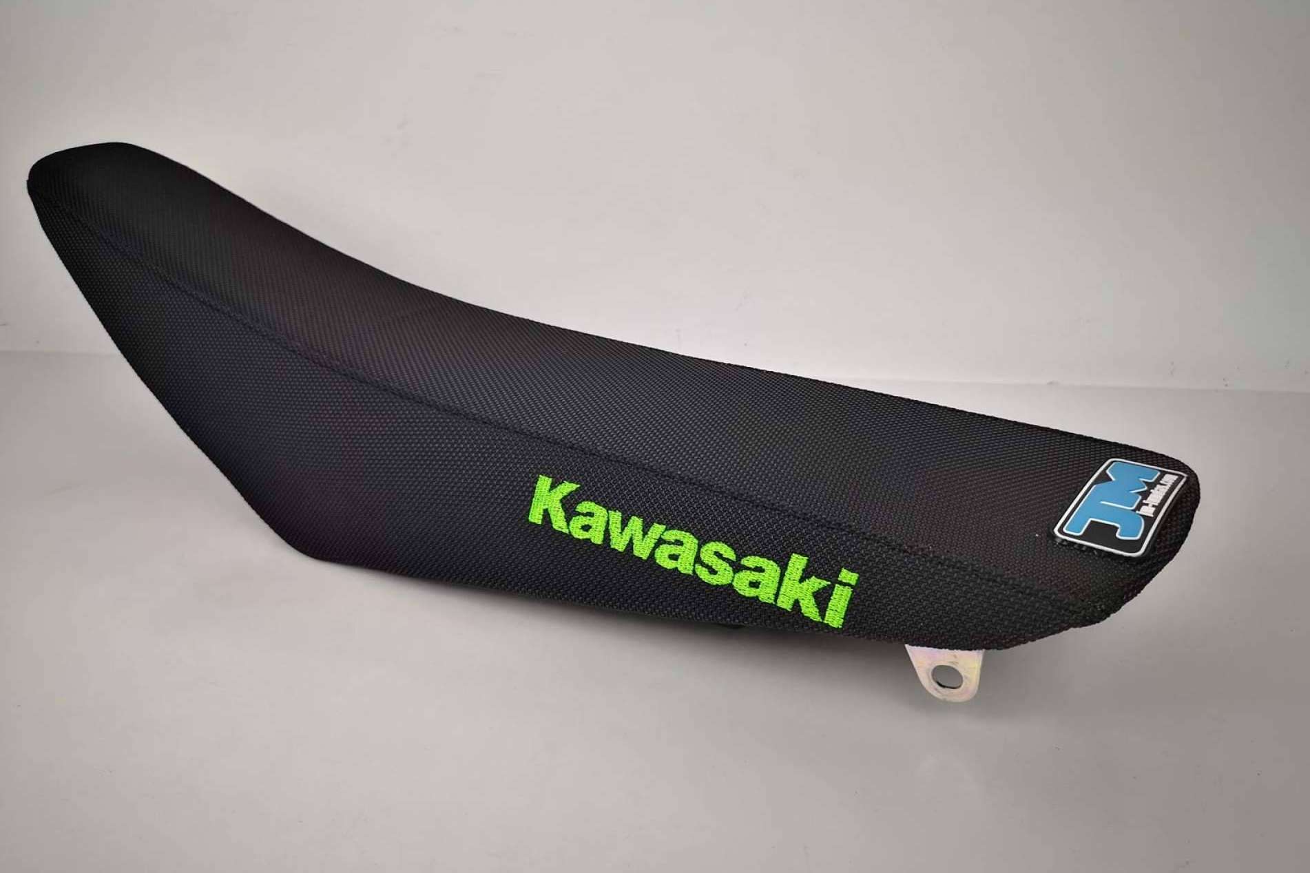Los beneficios de las fundas de asiento para la moto, con ADHESIVOSEMBARRADOS