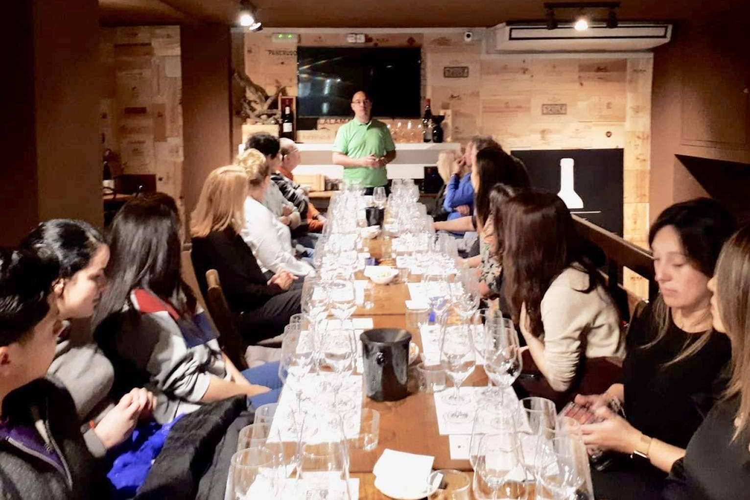 Vinopremier destaca por su servicio experiencial con las catas de vino, cervezas y destilados