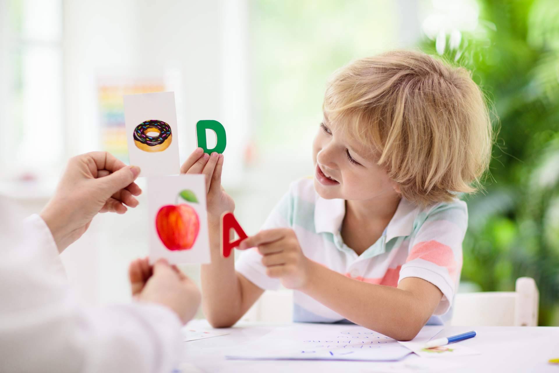Hacer frente a los gastos escolares mediante los microcréditos de Ibercrédito