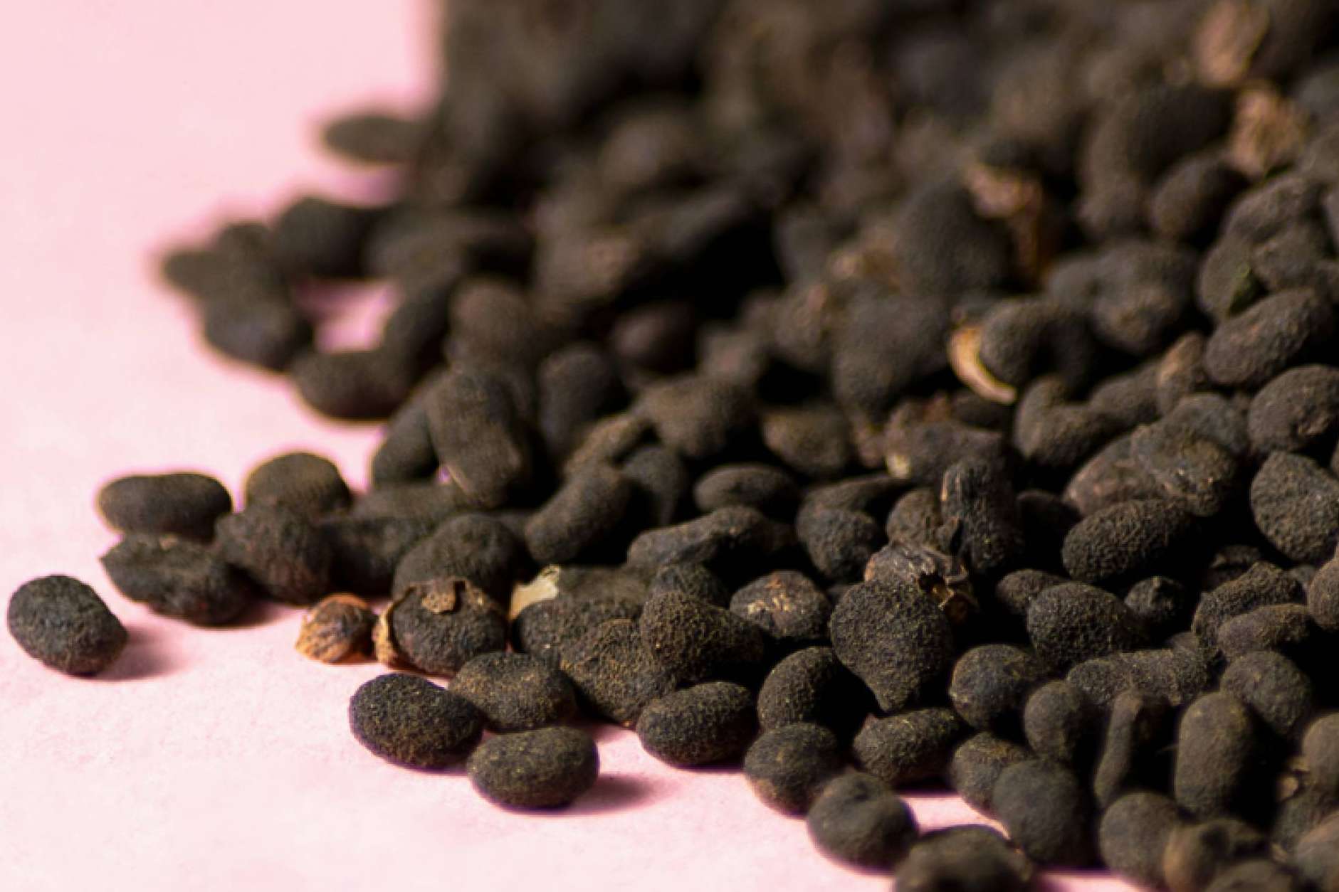 ¿Qué es el sérum de Bakuchiol y por qué ha ganado popularidad?
