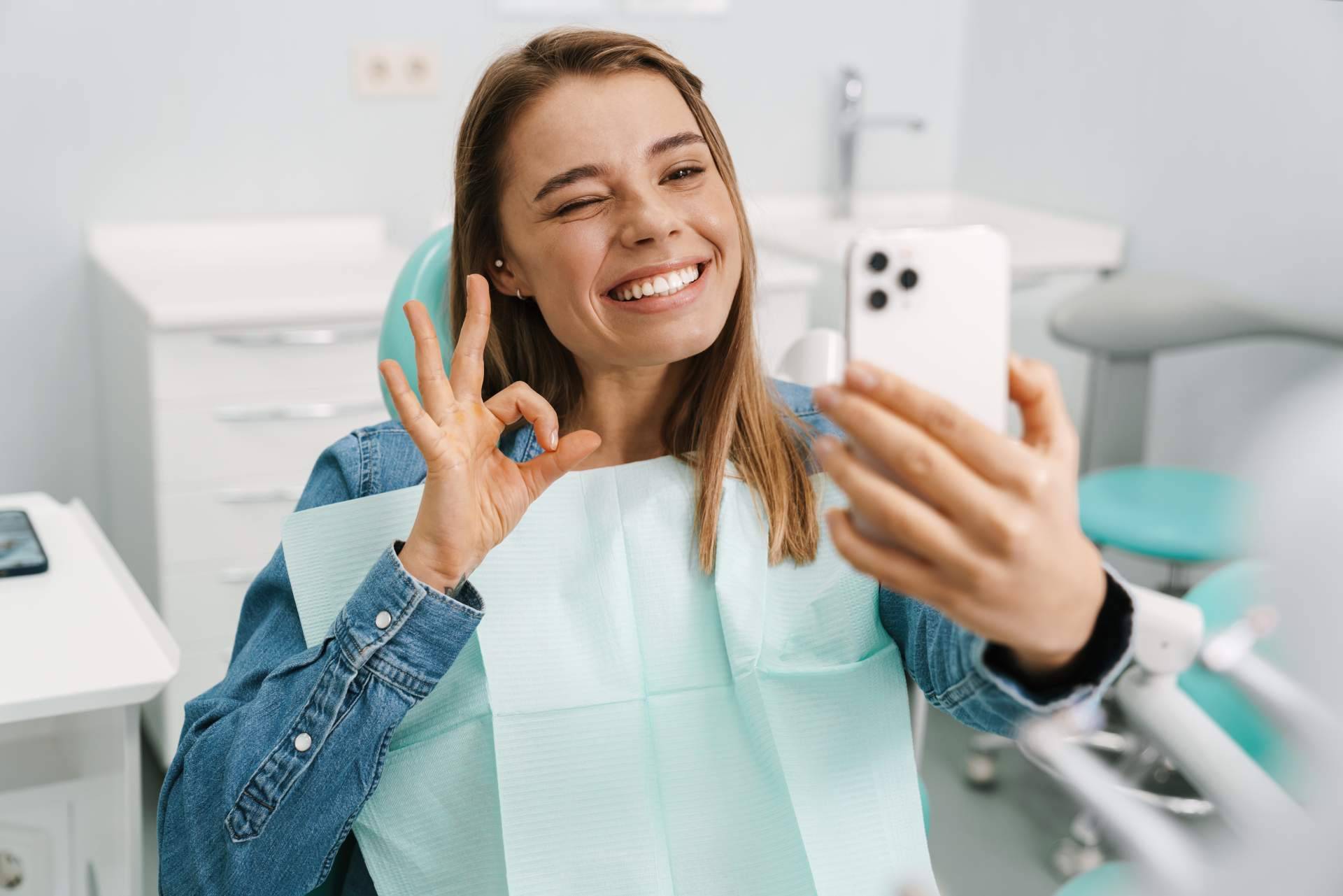 Los profesionales de ResidentLive llevan a cabo todo tipo de tratamientos para la estética dental