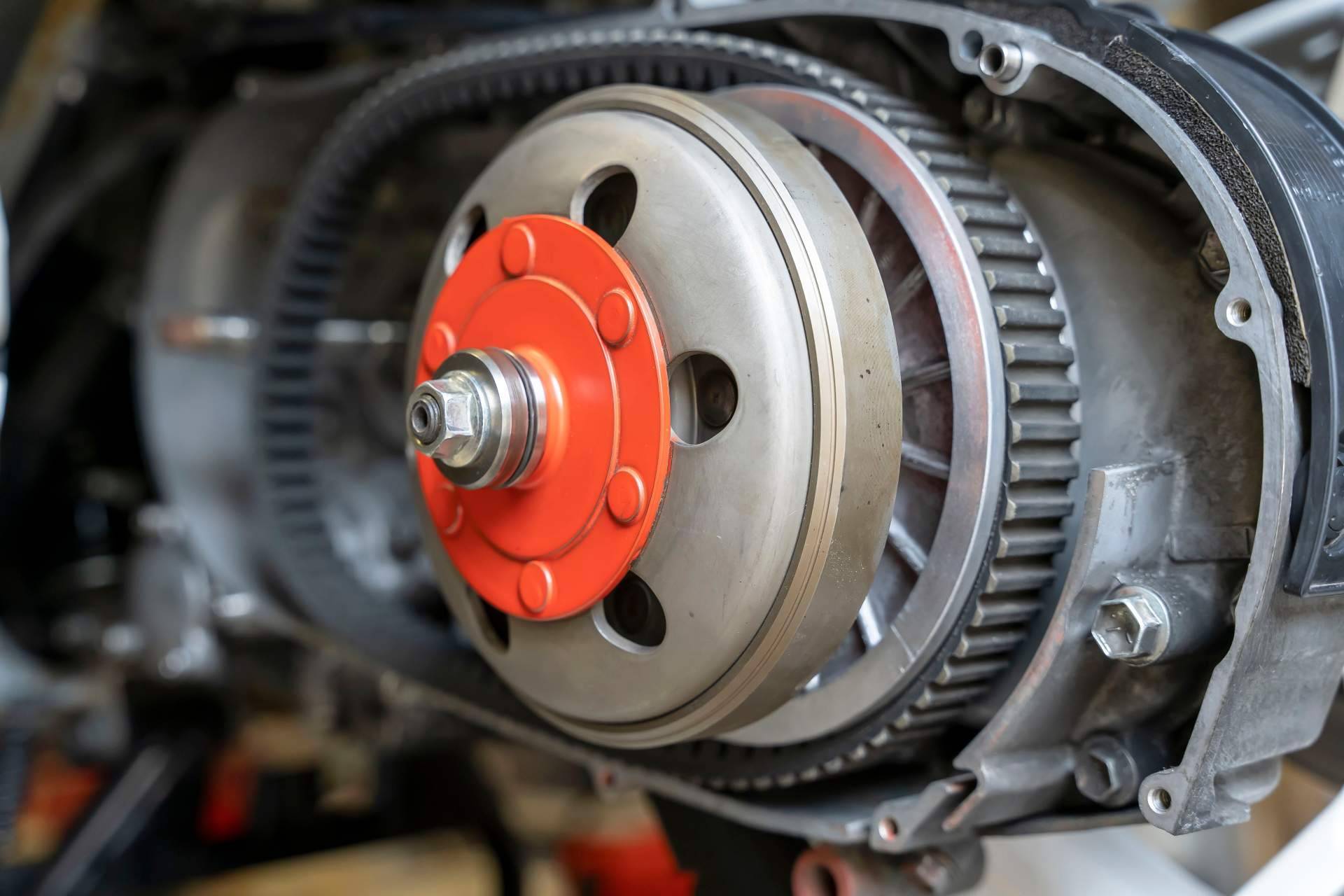 ¿Dónde encontrar piezas de desguace garantizadas a precios asequibles? Motor y Caja