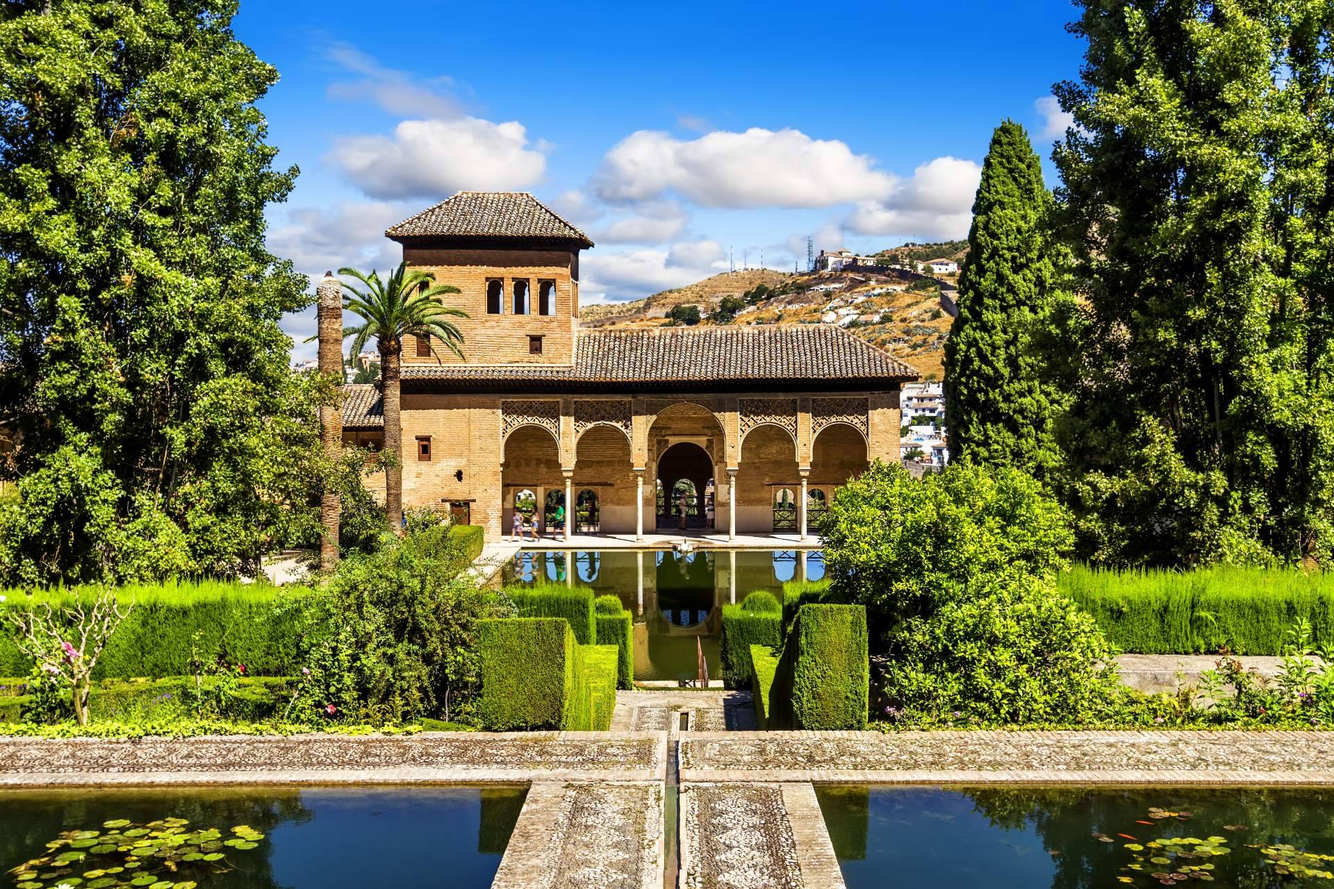 Pasiontur busca garantizar a los grupos turísticos tickets a Alhambra y otros monumentos de máxima afluencia a través de Tickets Passion, su nueva marca