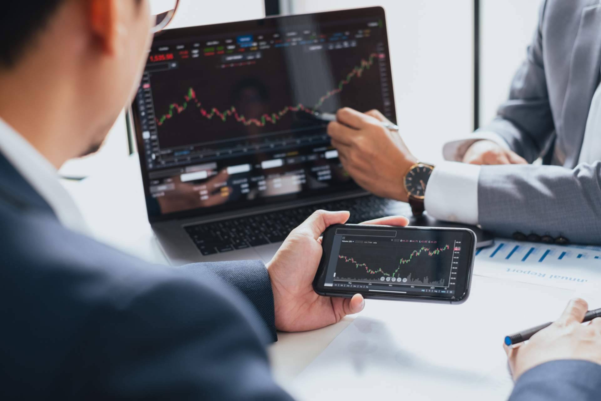 ¿Qué tipos de mercados existen y cómo funcionan? Trading Rentable con Chris lo explica