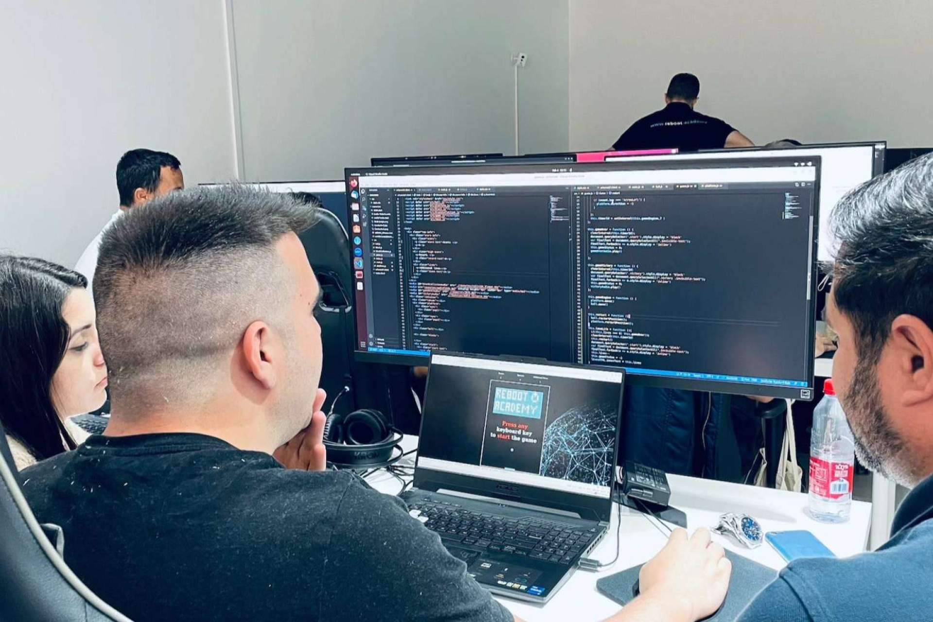 Experto en Full-Stack Web Development, uno de los perfiles profesionales más buscados en 2023