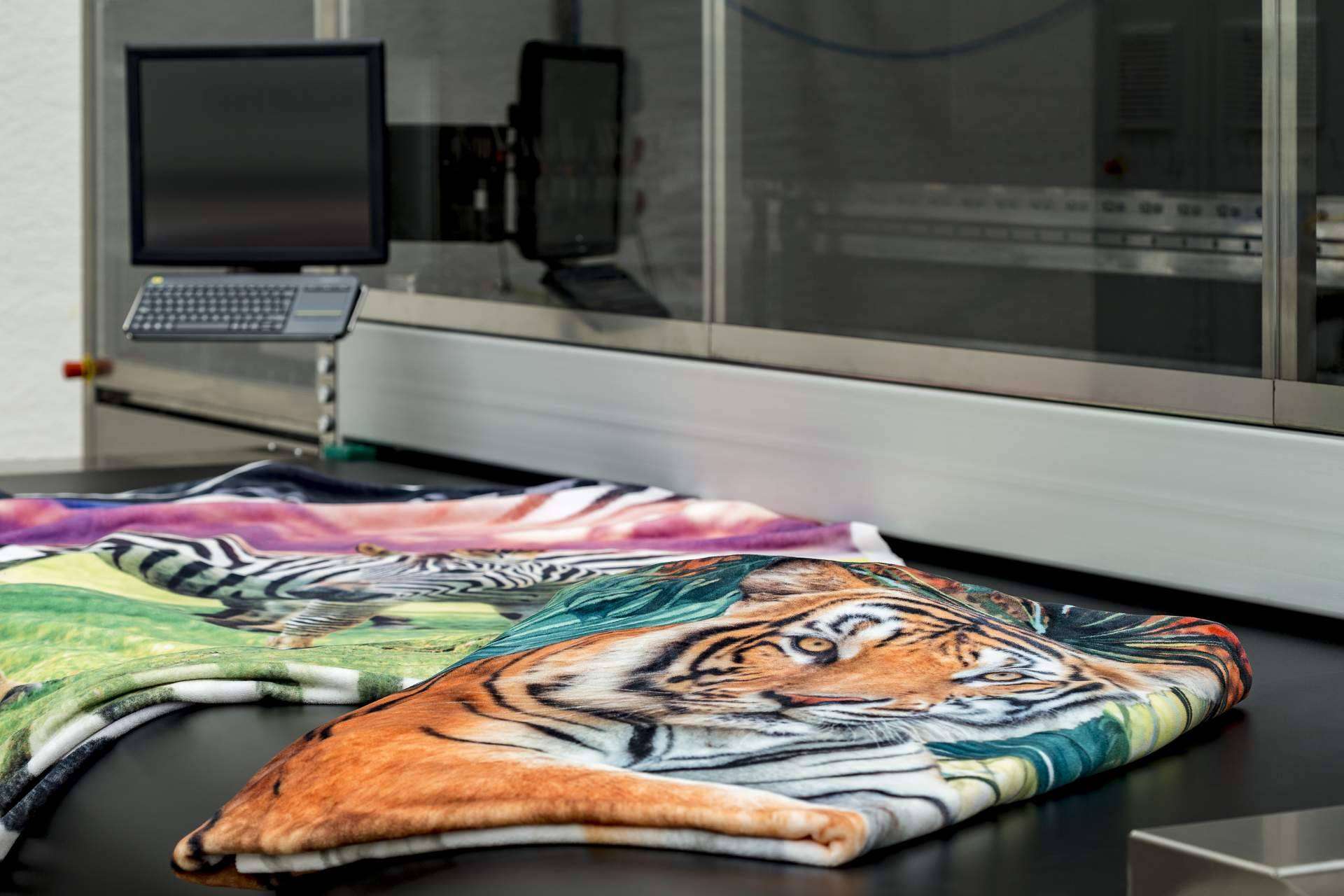 Maquinaria para la impresión digital textil en España, con KERAjet