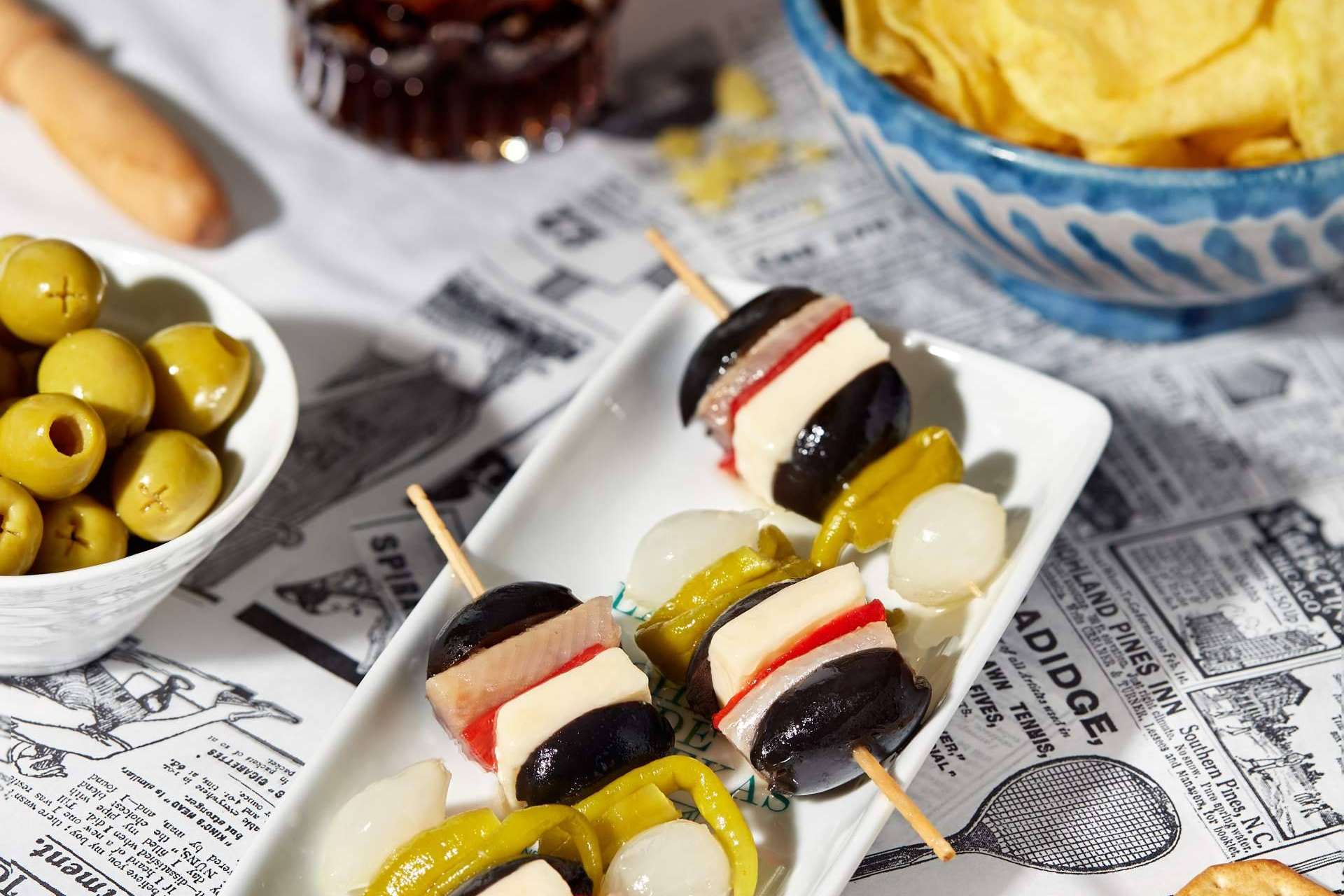 Los encurtidos, el plato estrella para disfrutar del aperitivo con amigos y familiares en casa, de la mano de Bombas, Lagartos y Cohetes de Vallekas