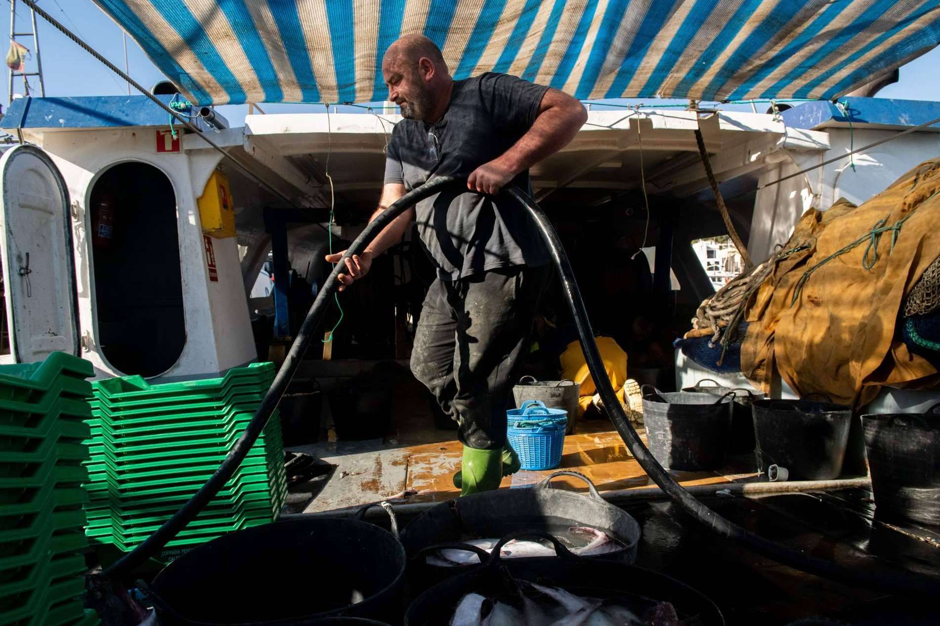La fotografía empleada para contar historias y reivindicar la pesca, agricultura y ganadería de una comarca, la Axarquía. Mesa para 10