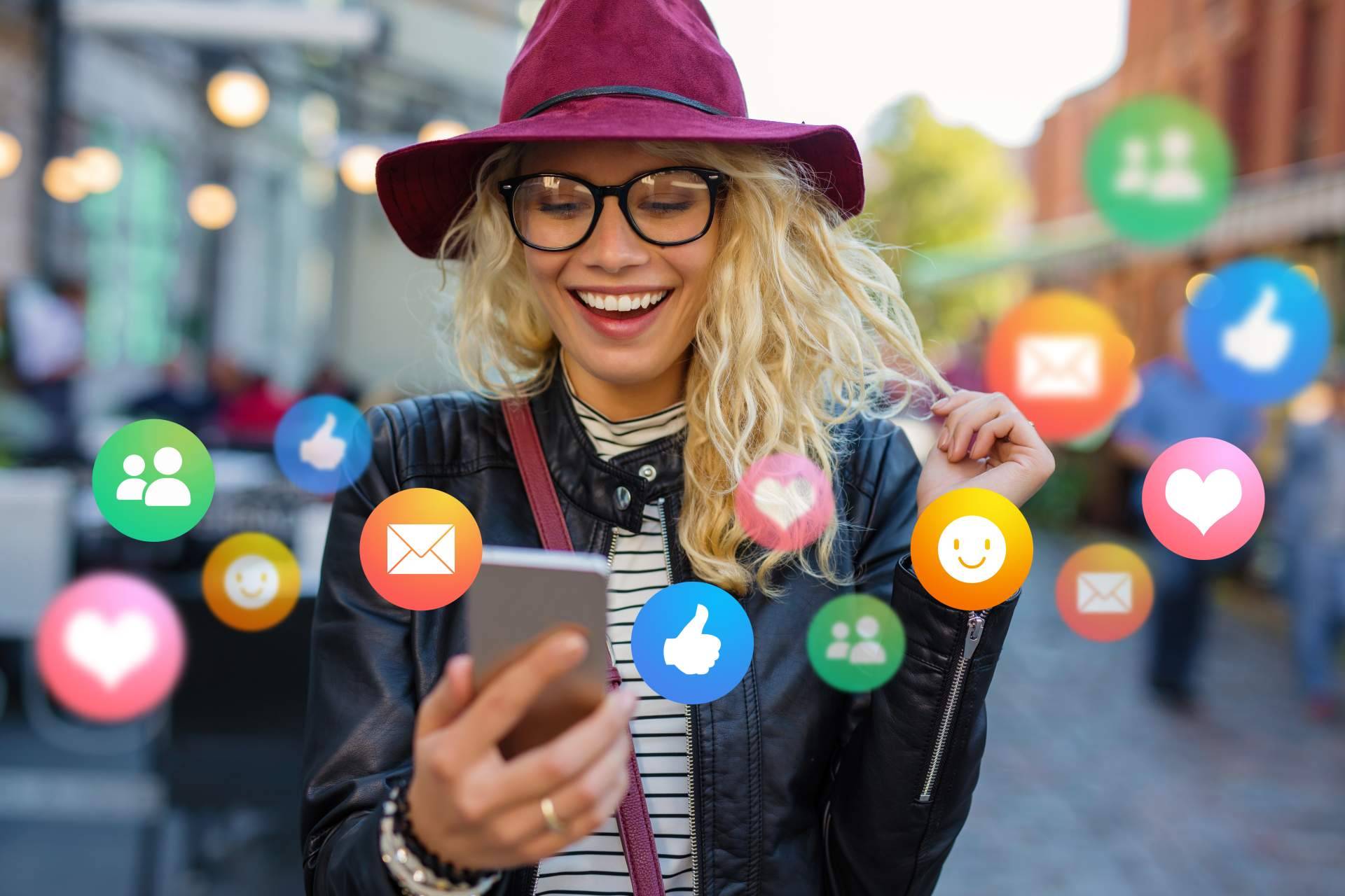 ¿Por qué se recomienda incorporar WhatsApp, Telegram, Messenger y Live Chat al Contact Center? ICR  Evolution lo explica en su white paper 'Desafíos y oportunidades de la mensajería instantánea'